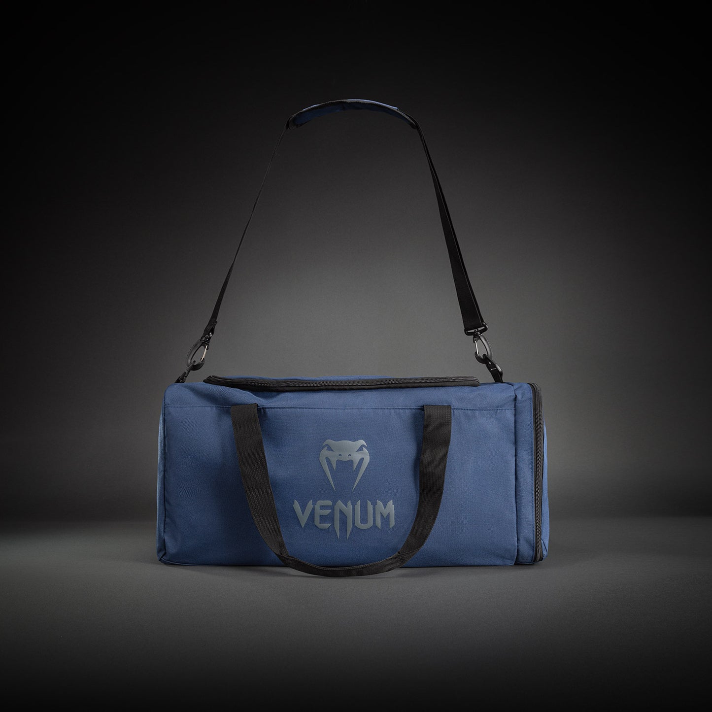 Venum Essential Borsa Sportiva (37 L) - Blu Navy