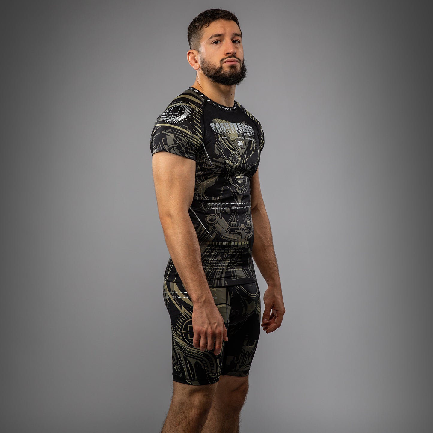 Venum Invader Rashguard a Maniche Corte - Nero/Sabbia