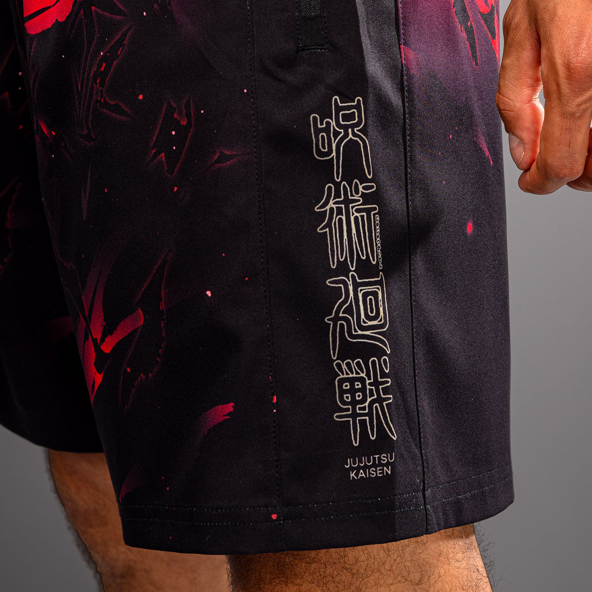 Jujutsu Kaisen x Venum Itadori Pantaloncini da Allenamento – Nero/Rosso