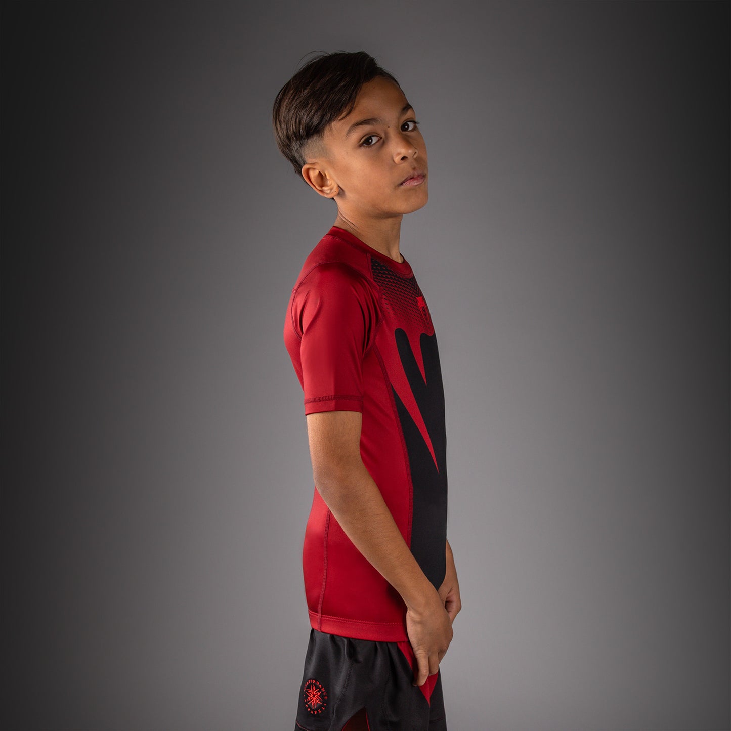 Venum Attack Rashguard a Maniche Corte per Bambini - Nero/Rosso