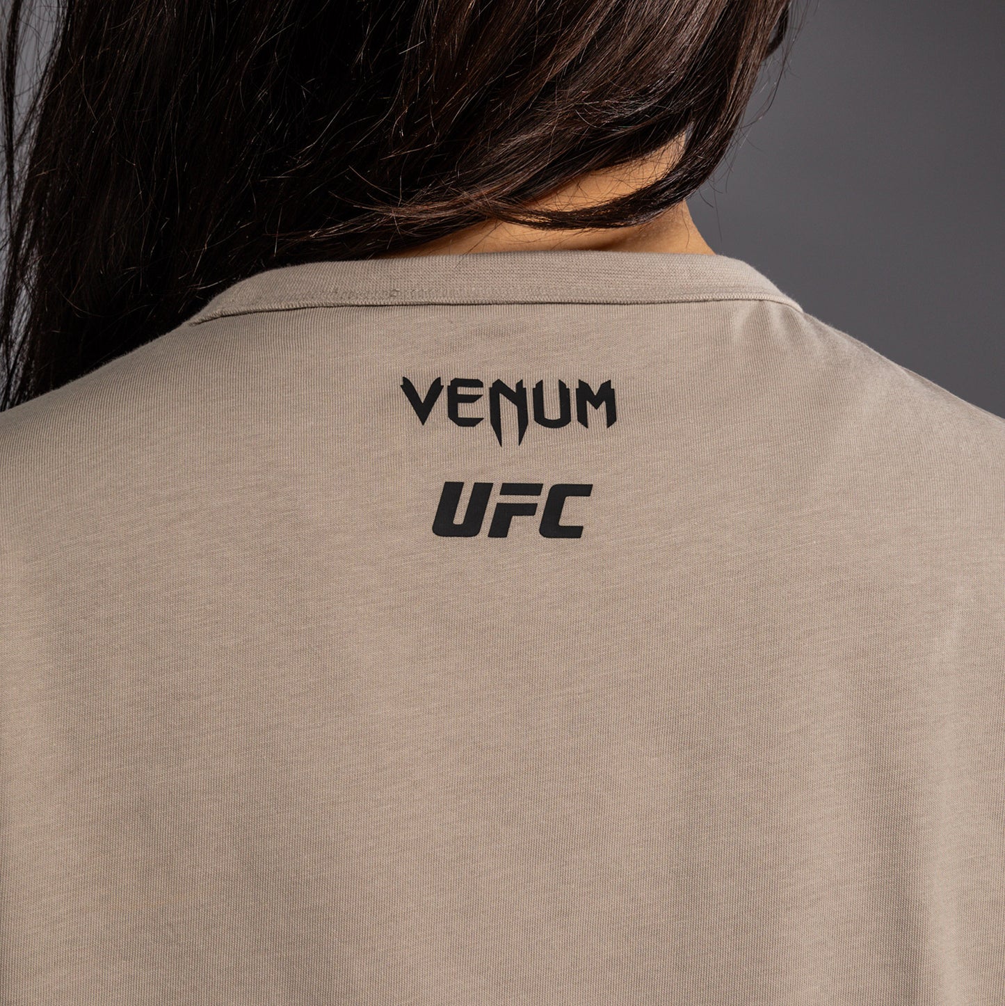 Venum UFC Unity by Venum Authentic Fight Week T-shirt a Maniche Corte da Donna - Sabbia