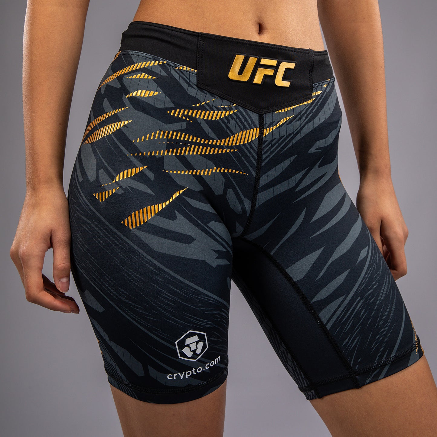 UFC Fusion by Venum Authentic Fight Night Vale Tudo Shorts per Donna - Fit Largo - Champion