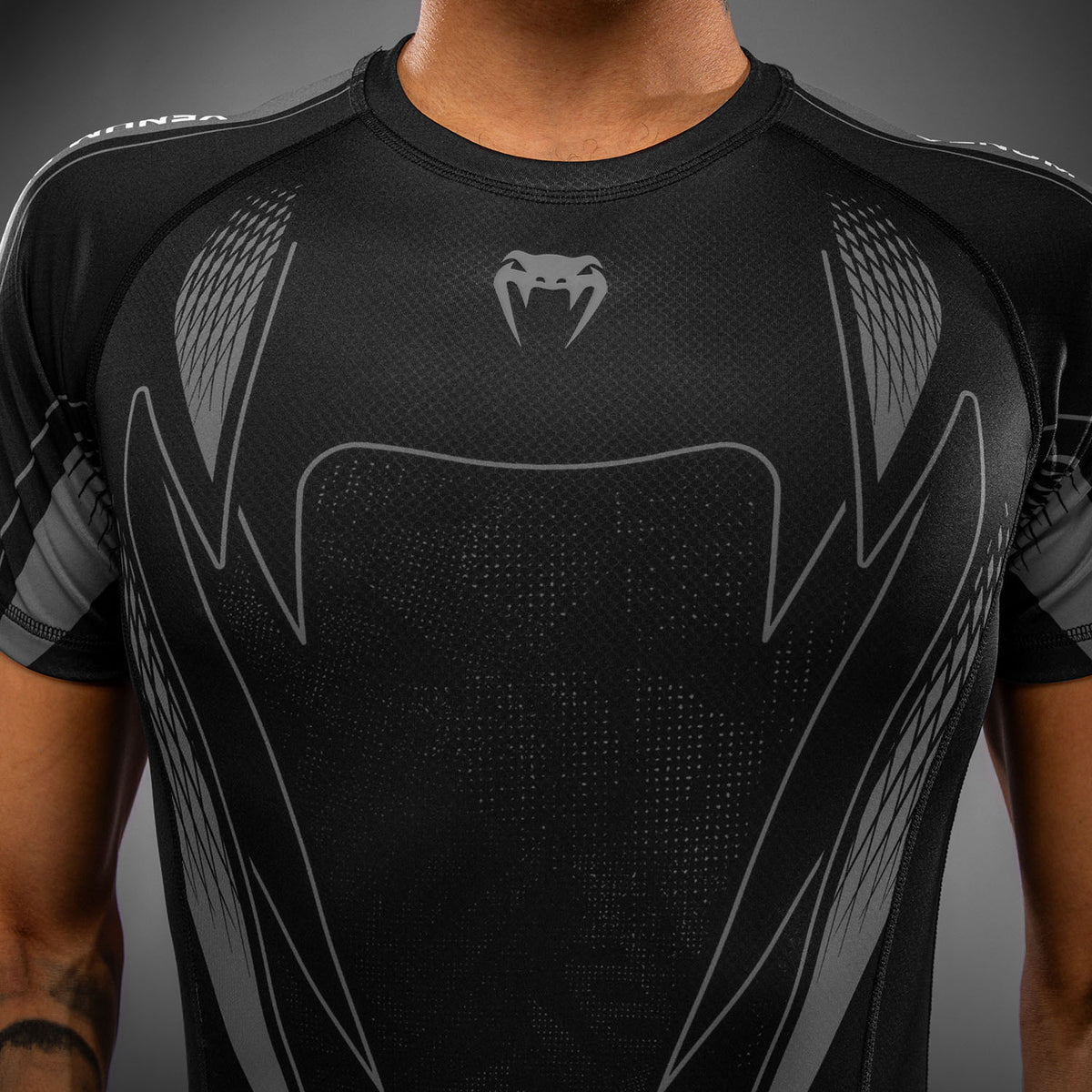 Venum Amazonia Reborn Maglia a compressione a maniche corte - Nero/Grigio