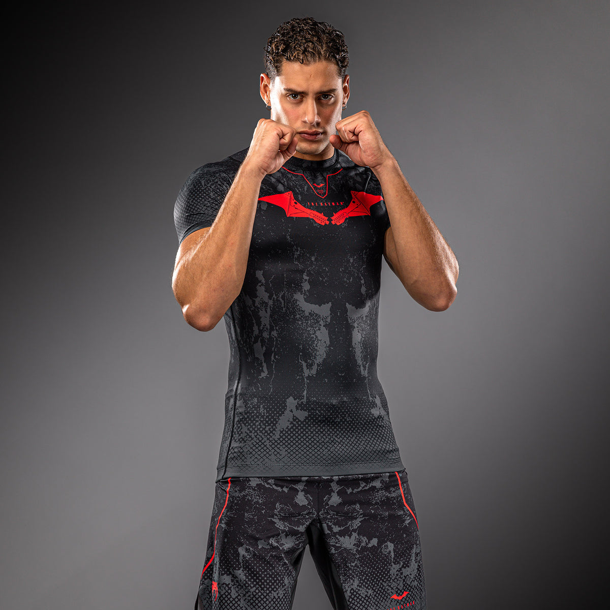 Venum x Batman Rashguard a maniche corte - Nero/Grigio/Rosso