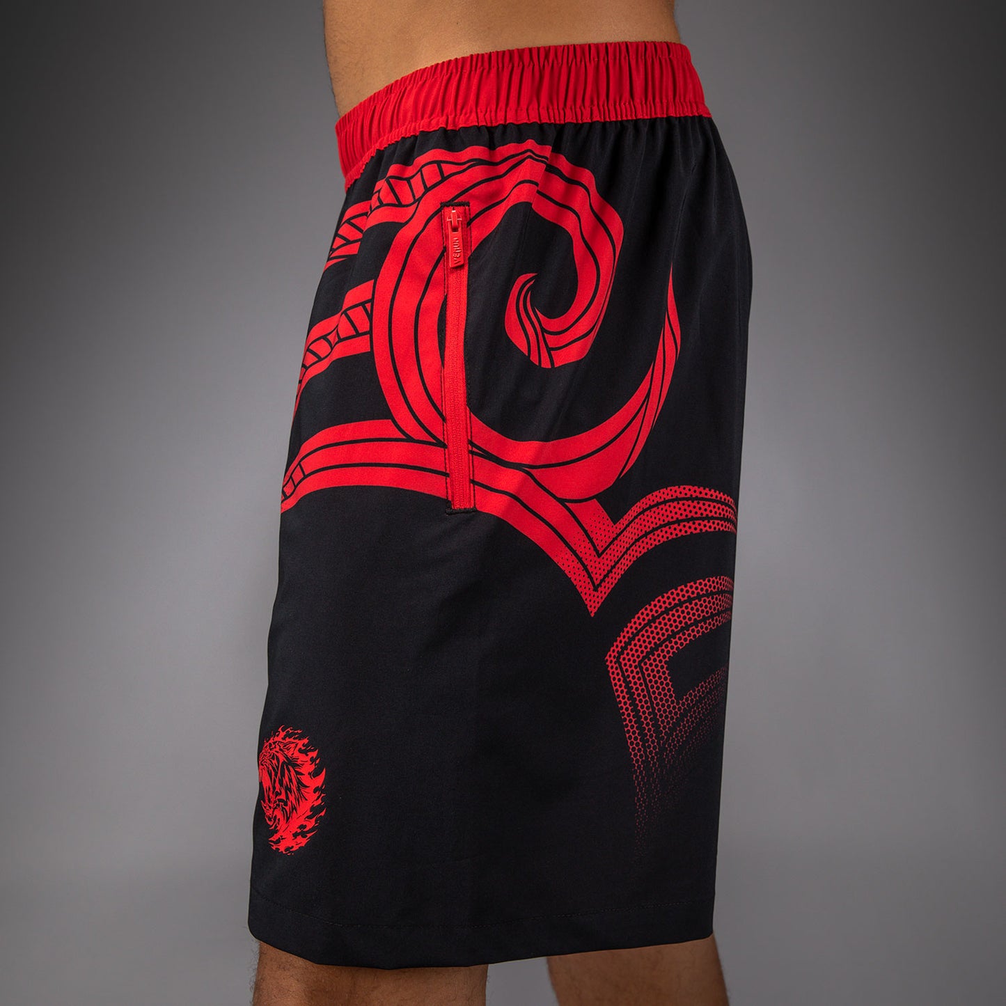 Venum x Mike Tyson Tiger Training Pantaloncini da allenamento - Nero profondo/Rosso intenso