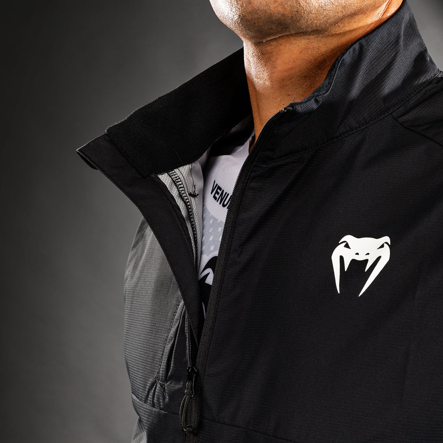 Venum MX Basics Gilet antivento - Nero/Bianco