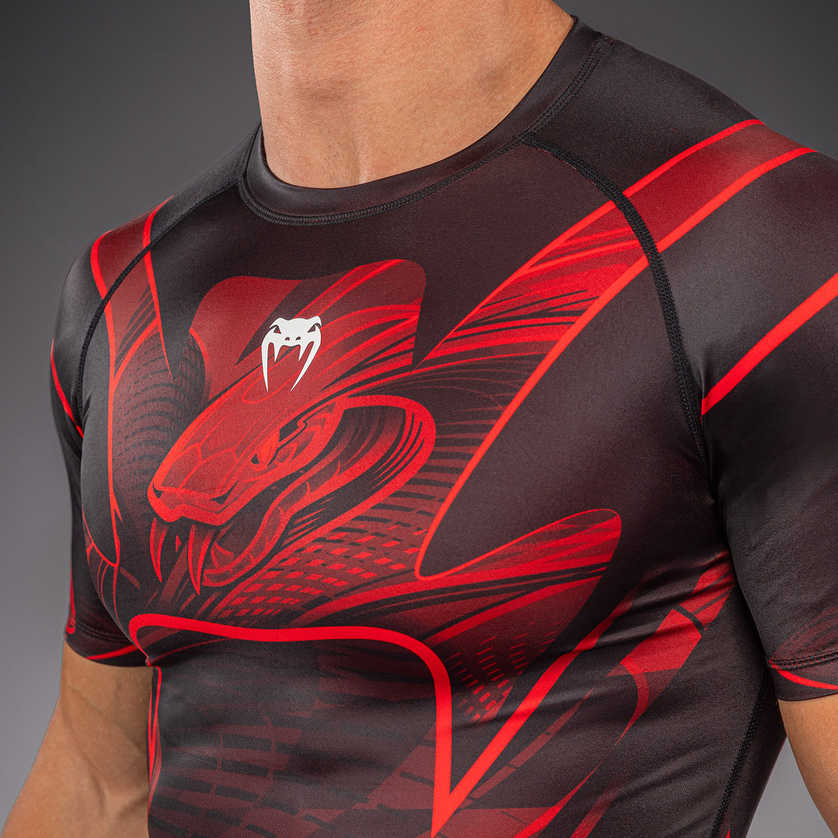 Venum Crimson Viper 2.0 Rashguard a maniche corte - Nero/Rosso