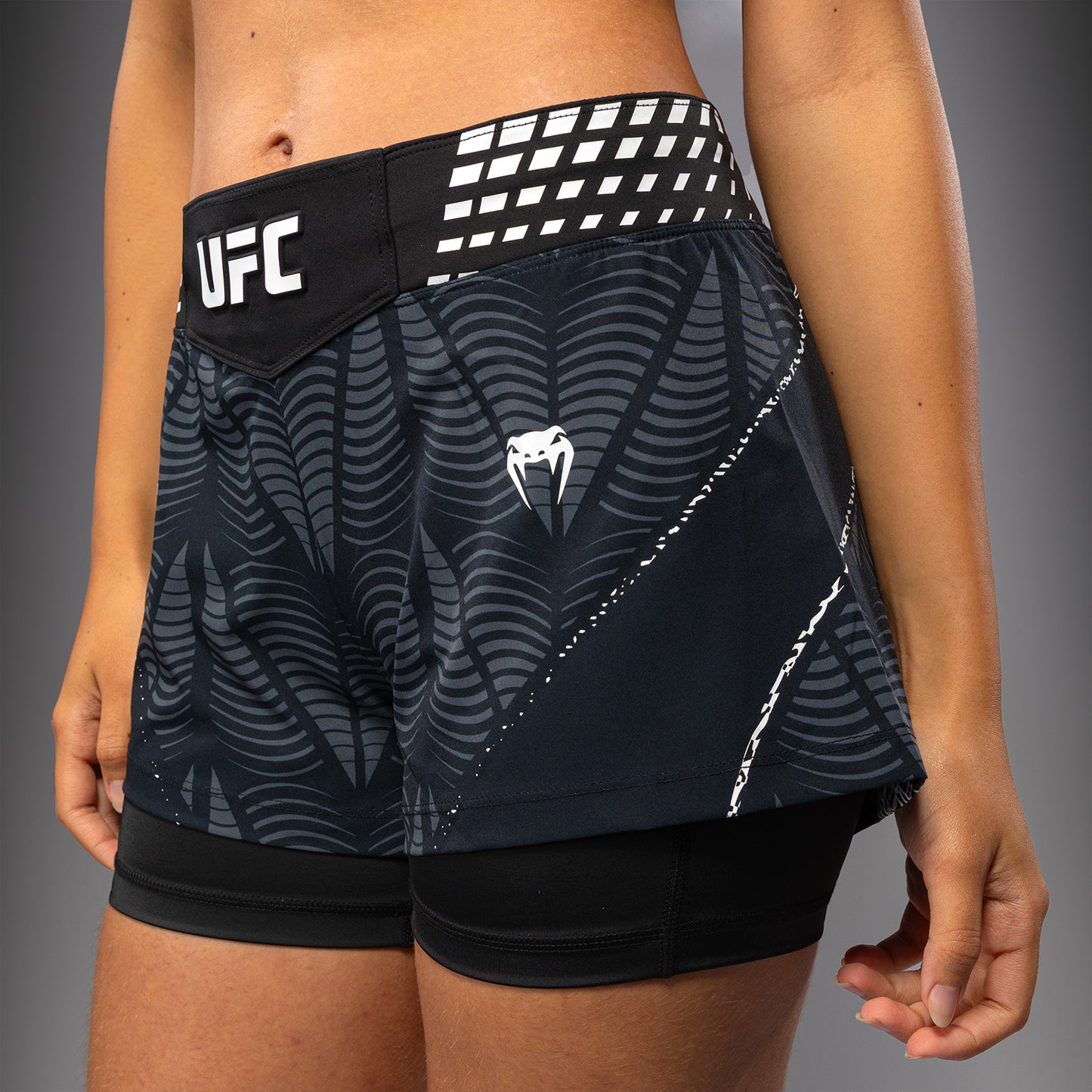 UFC Zenith by Venum Authentic Fight Night Pantaloncini da combattimento Fit corto Donna Personalizzato - Nero