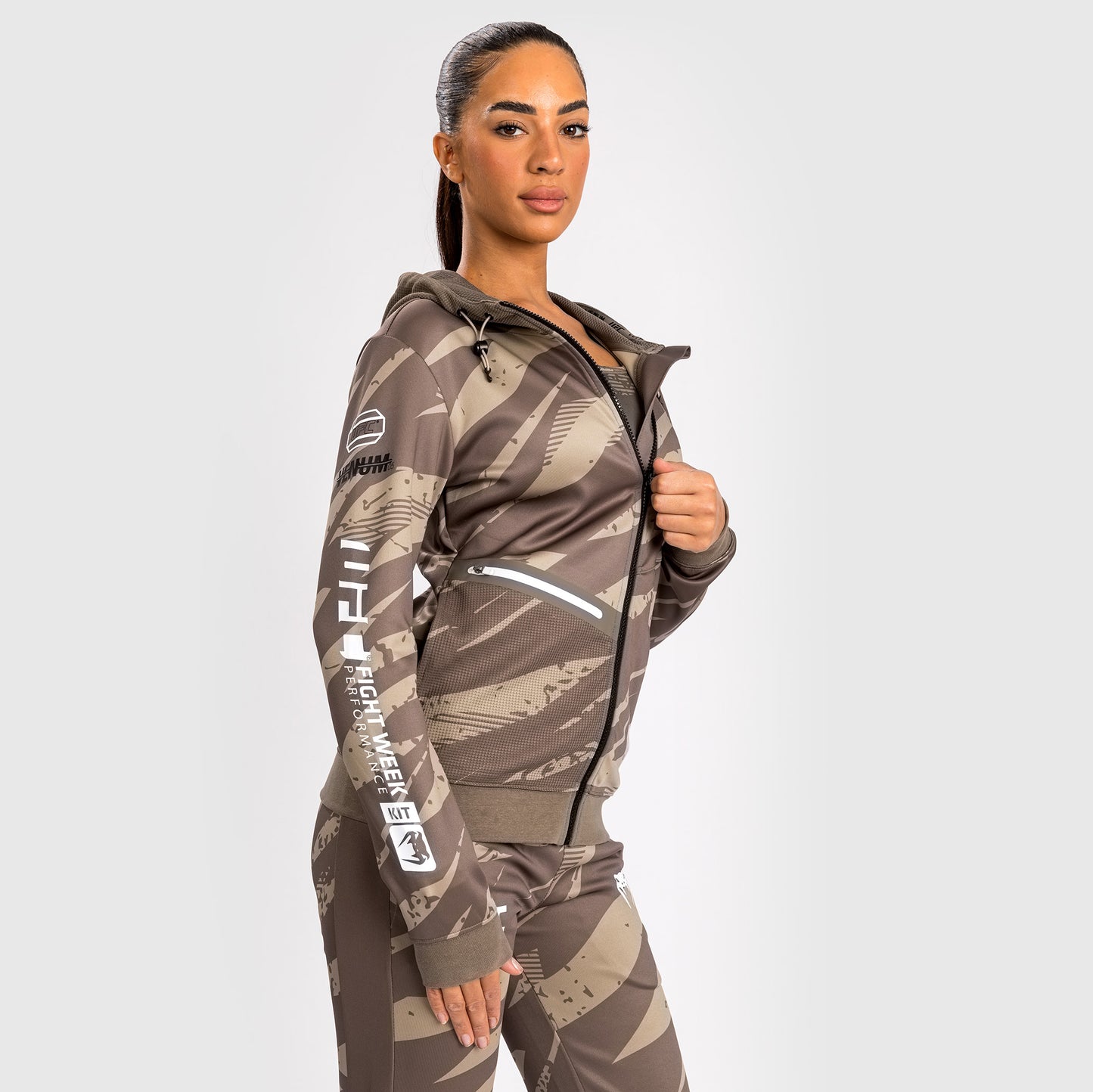 UFC Adrenaline by Venum Fight Week Felpa Con Cappuccio e zip da Donna - Desert Camo