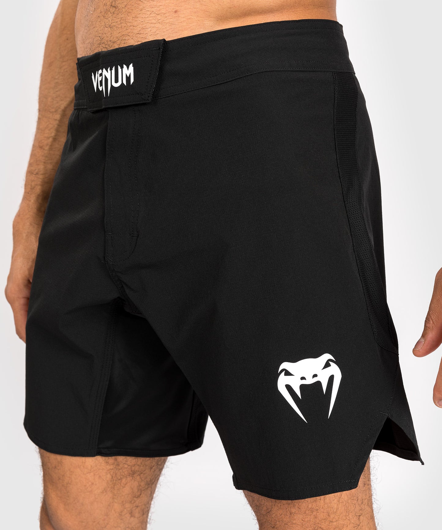 Venum Contender Pantaloncini da combattimento da uomo - Nero/Bianco