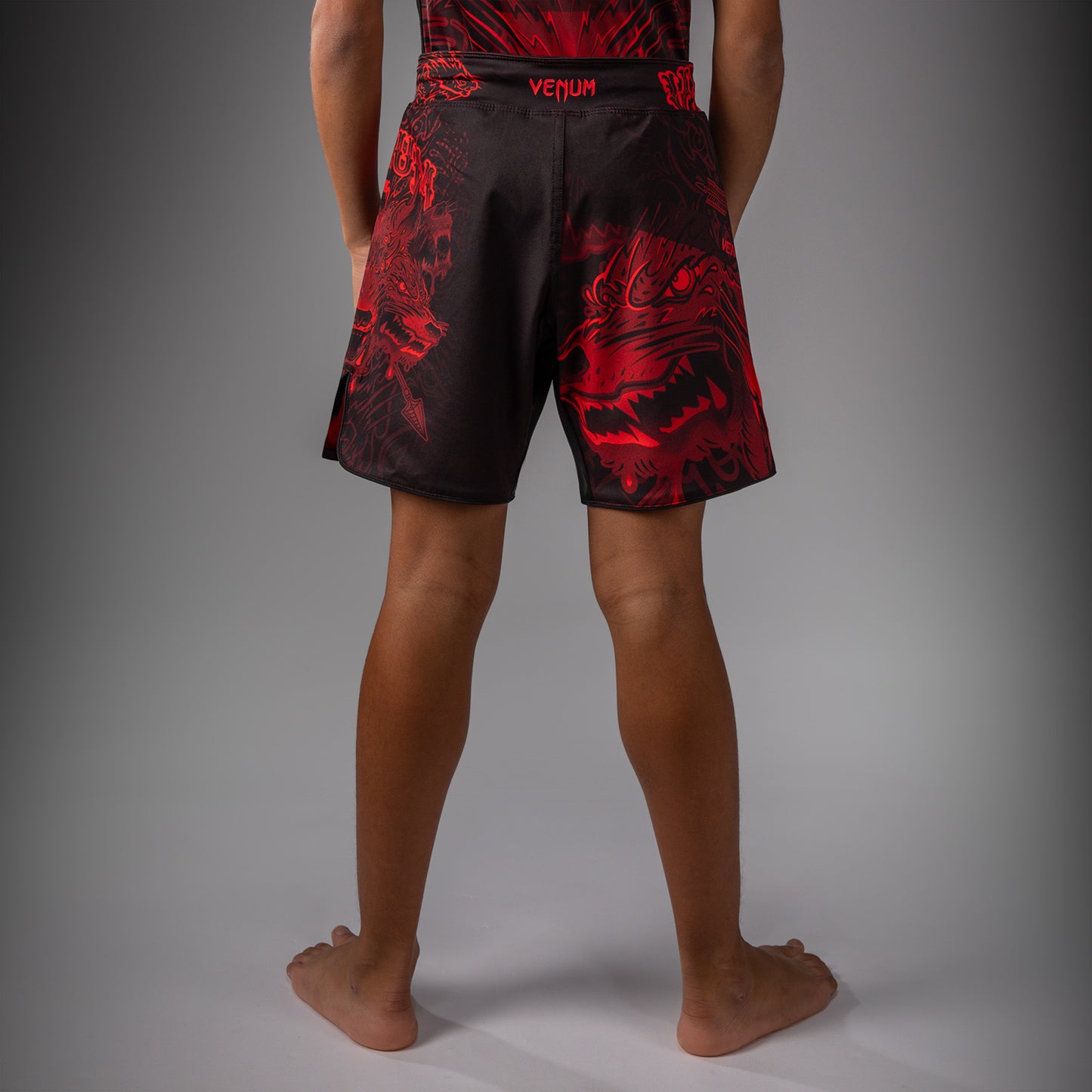 Venum Wolf Atak Pantaloncini da Combattimento Per Bambini – Nero/Rosso