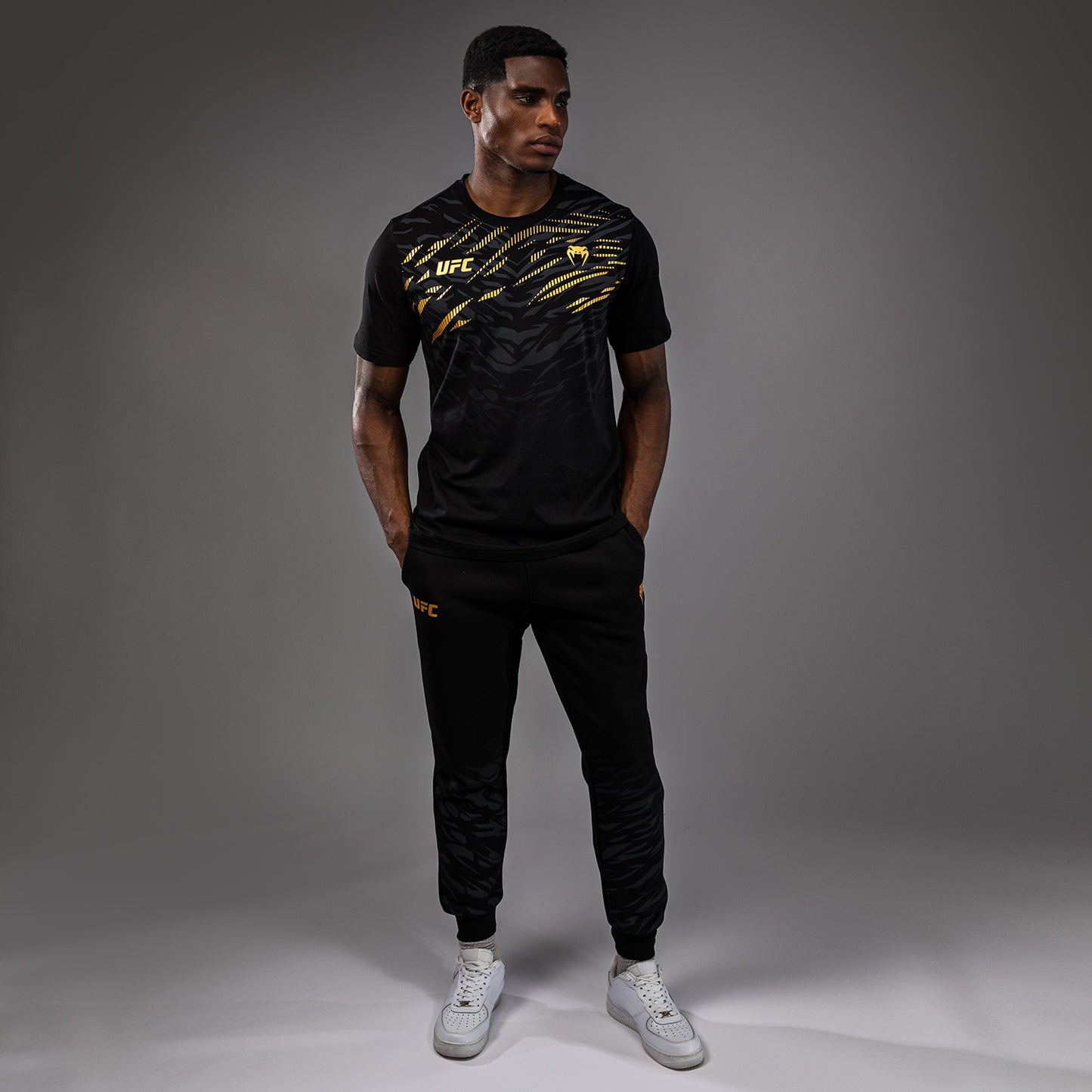 UFC Fusion by Venum Replica Maglietta a Manica Corta per Uomo - Champion