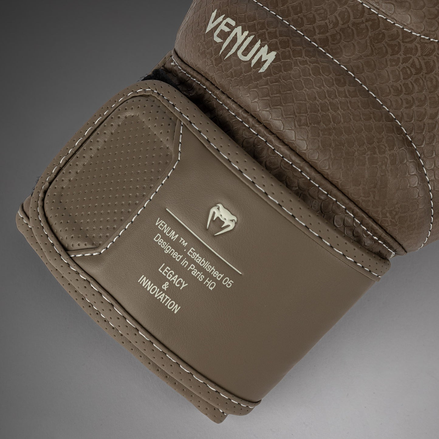 Venum Impact Evo Scales Guanti da boxe – Marrone