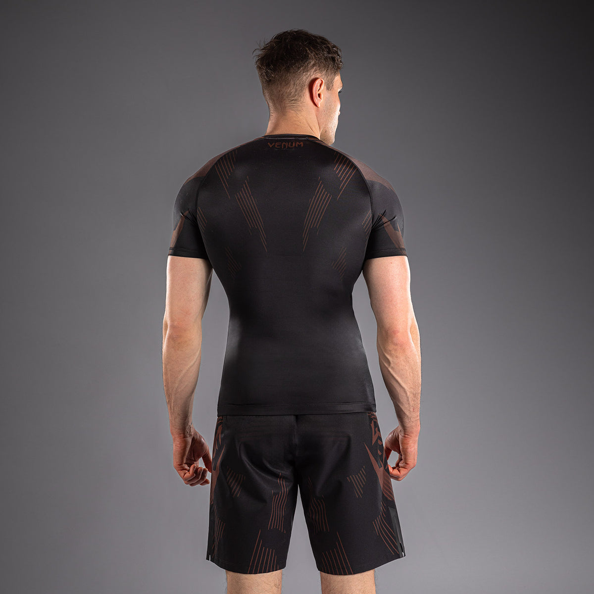 Venum No-Gi 6.0 Rashguard a Maniche Corte - Nero/Marrone
