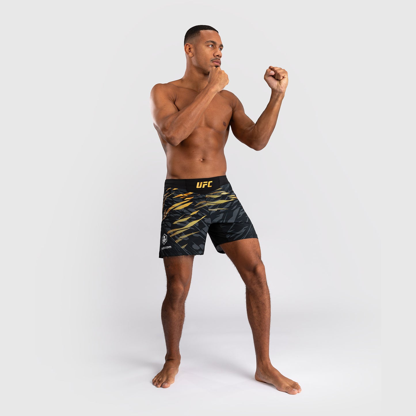 UFC Fusion by Venum Personalizzati Authentic Fight Night Shorts da Lotta per Uomo - Fit Corto - Campione