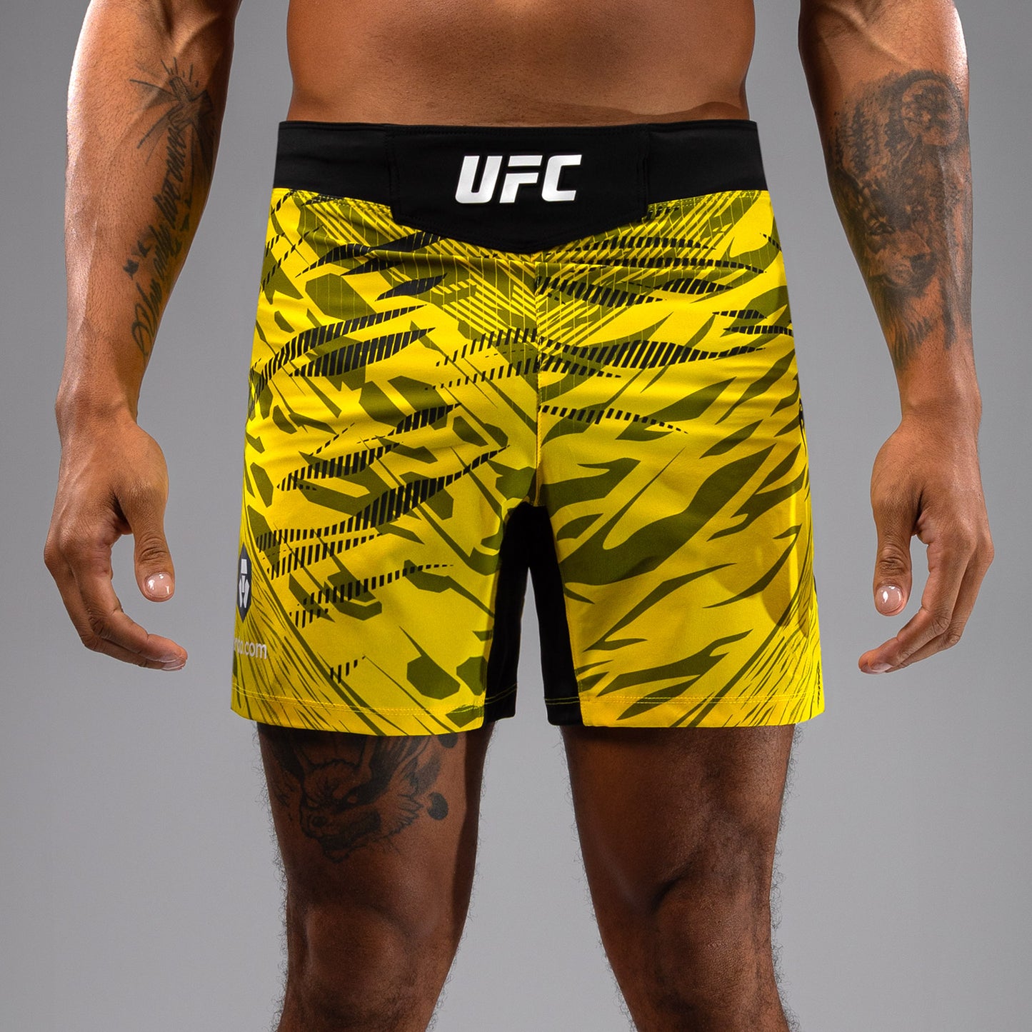 UFC Fusion by Venum Authentic Fight Night Shorts da Lotta per Uomo - Fit Corto - Giallo