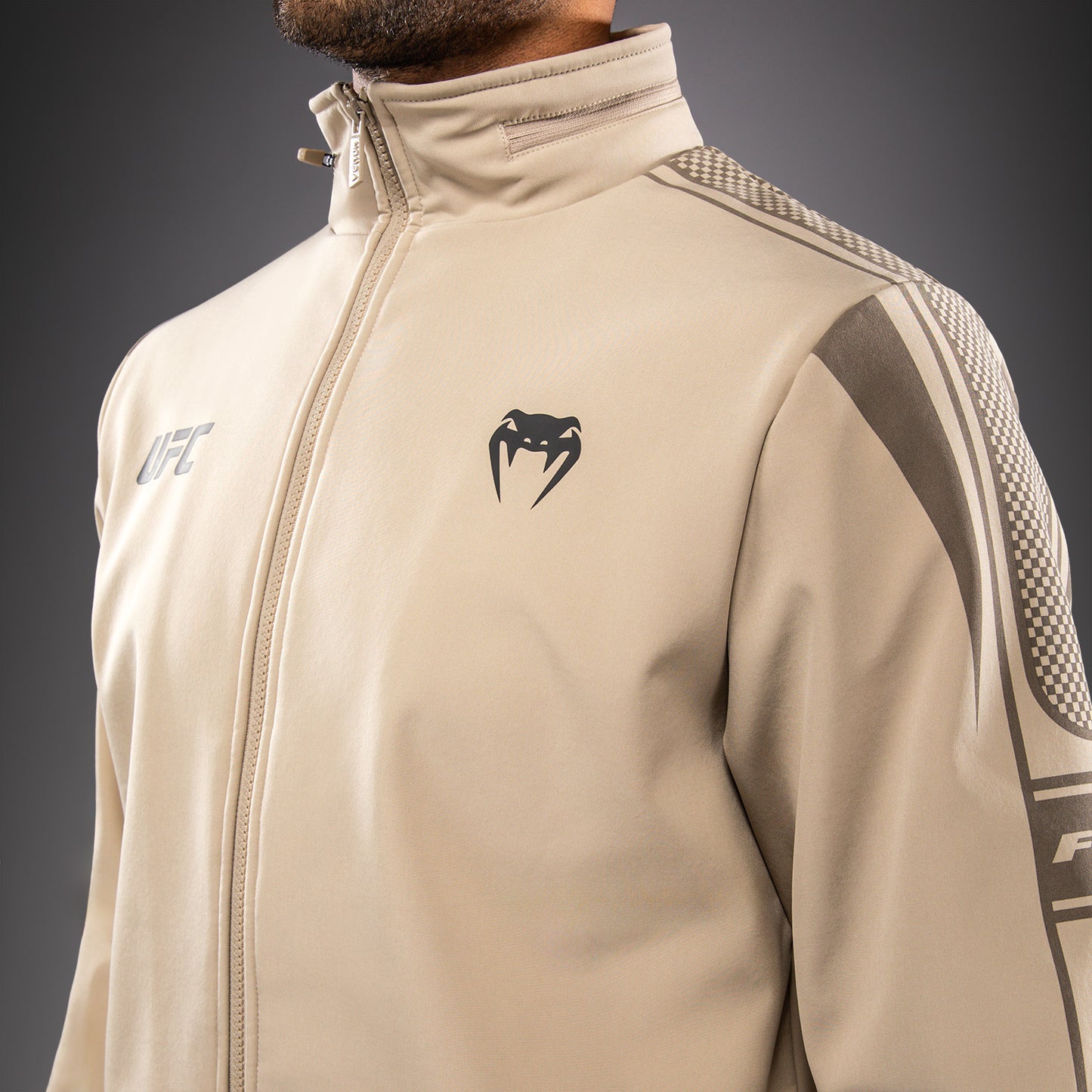 Venum UFC Unity by Venum Authentic Fight Week Felpa con Cappuccio e Zip da Uomo - Sabbia
