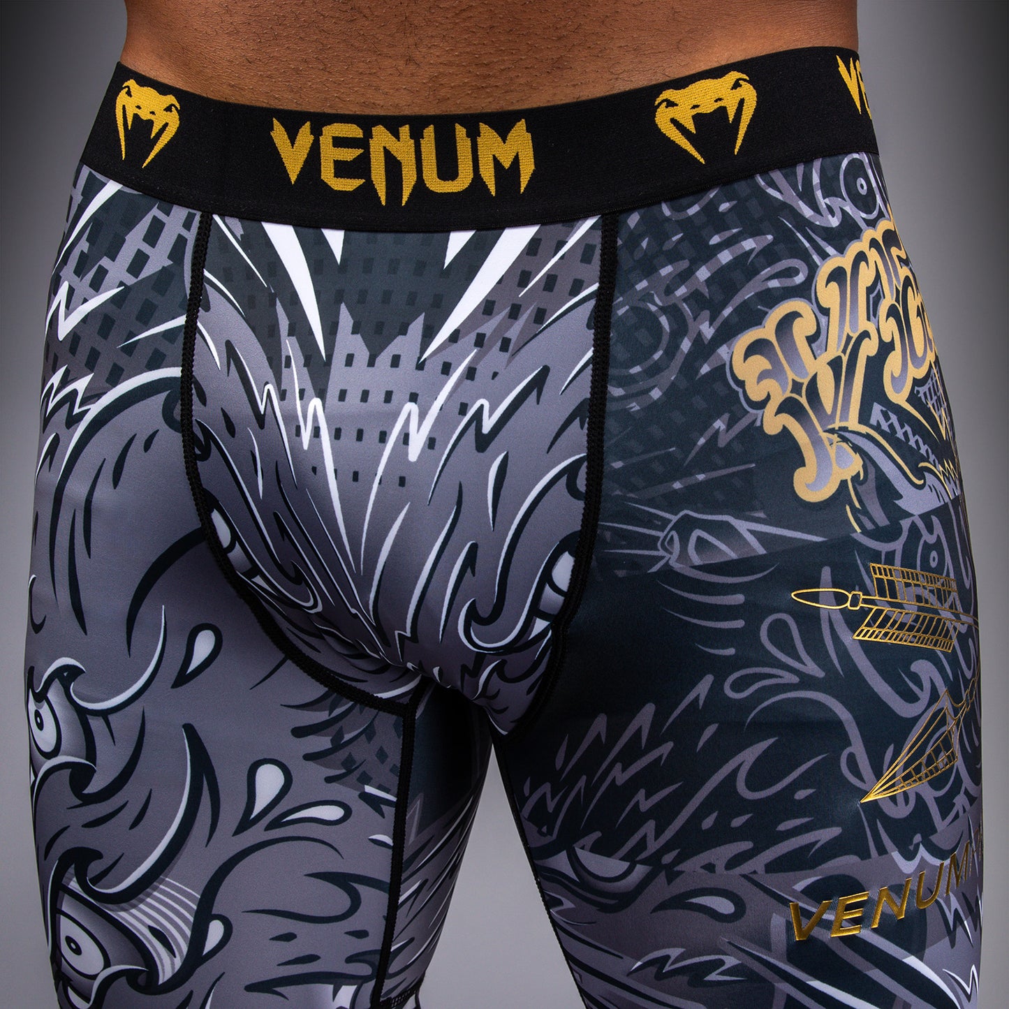 Venum Wolf Atak Pantaloncini a Compressione – Nero/Grigio