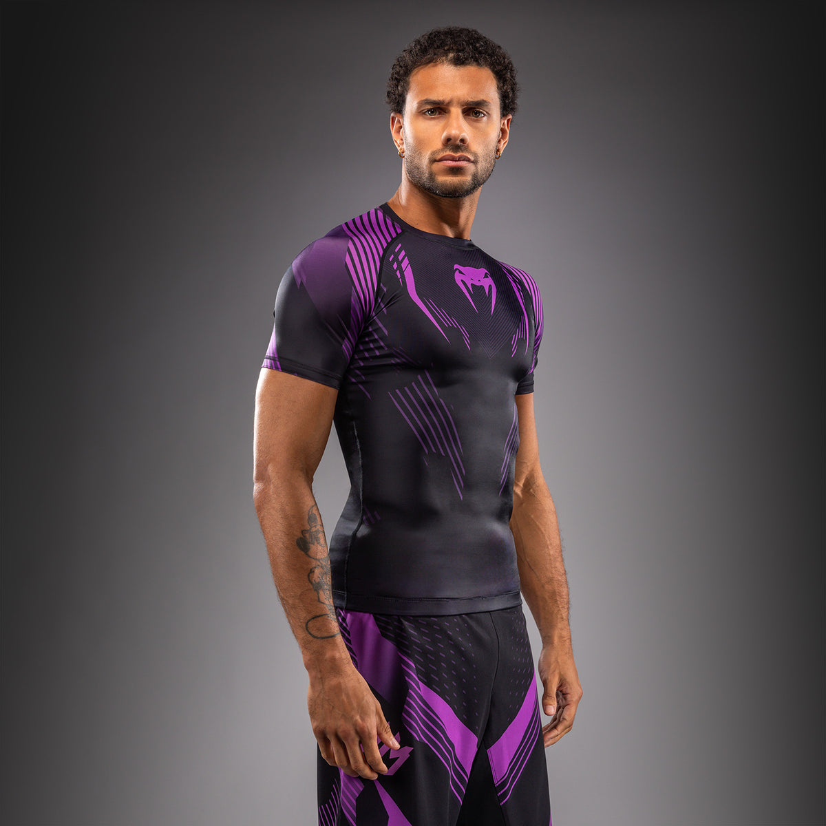 Venum No-Gi 6.0 Rashguard a Maniche Corte - Nero/Viola