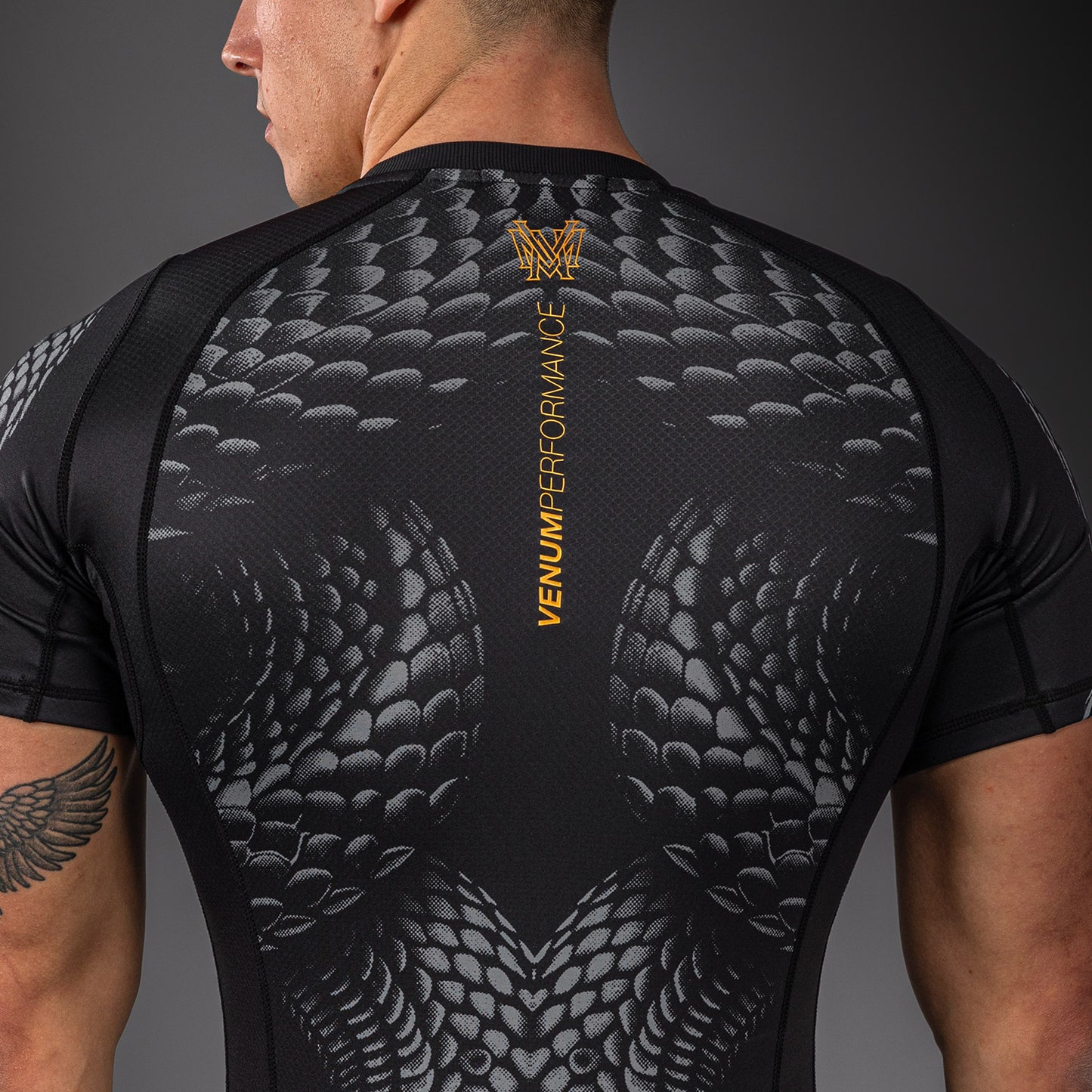 Venum Matupa Rashguard a Maniche Corte - Nero/Grigio/Oro