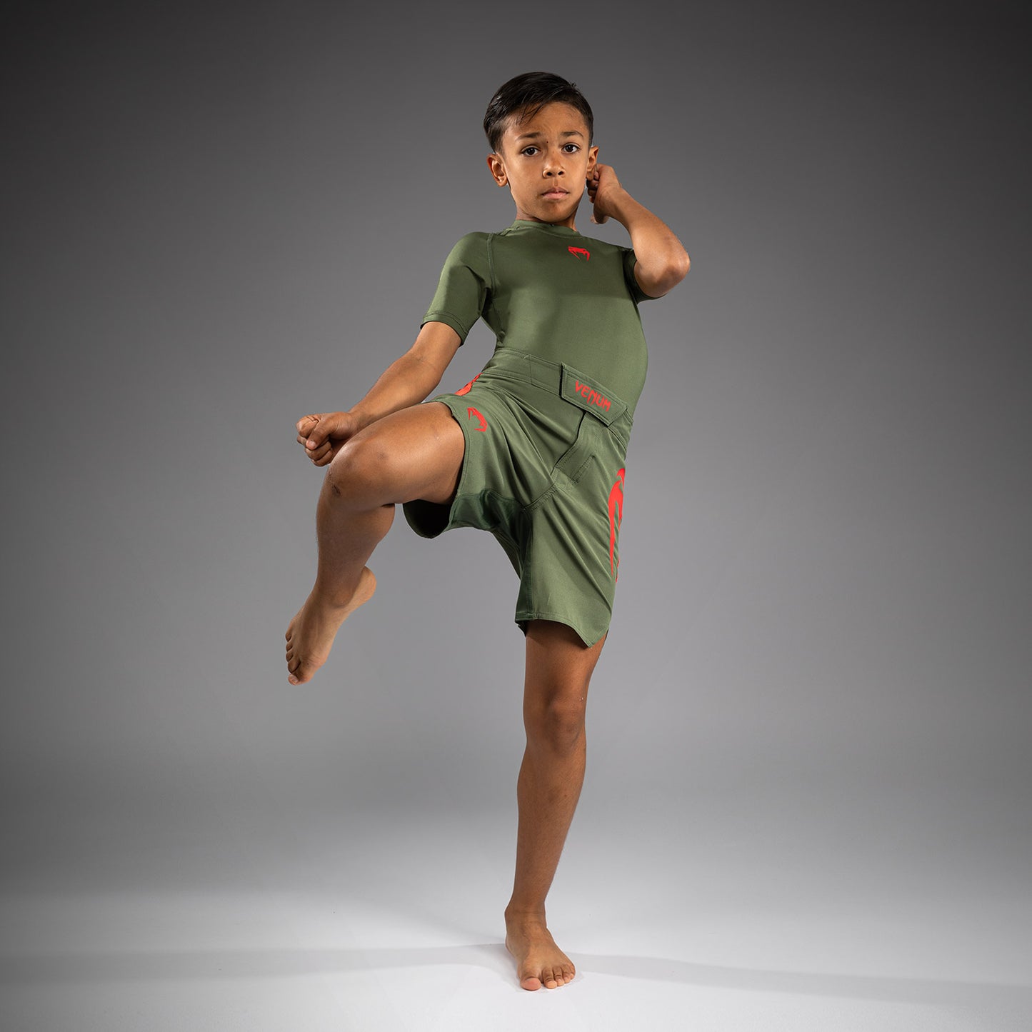 Venum Light Fightshorts per Bambini - Verde Militare/Arancione