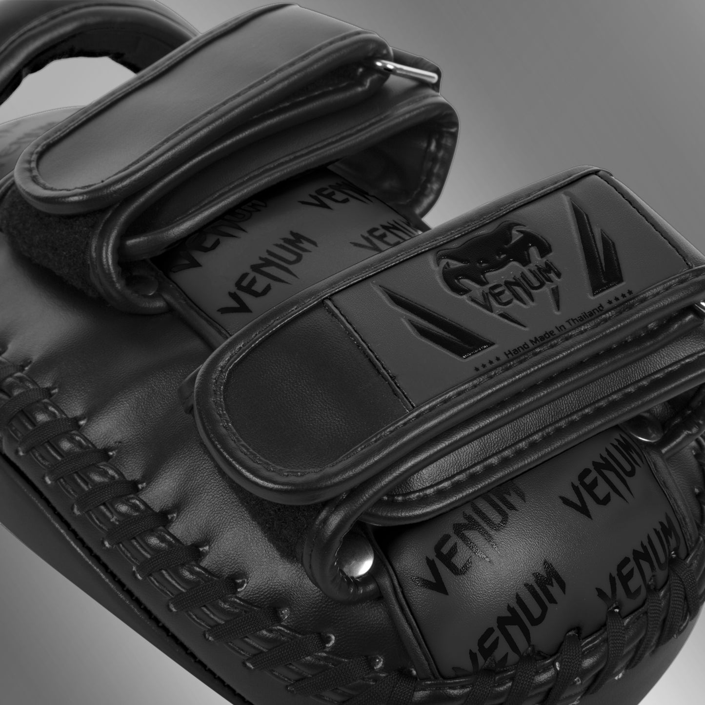 Kick Pads Venum Light - Nero/Nero (Paio)