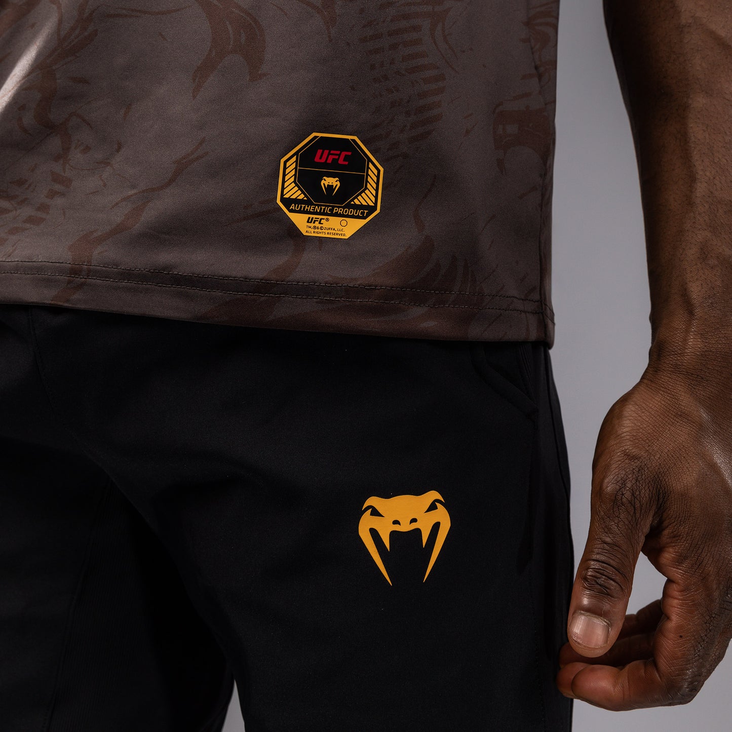 UFC Fusion by Venum Fight Week Maglietta Dry-Tech per Uomo - Marrone terra