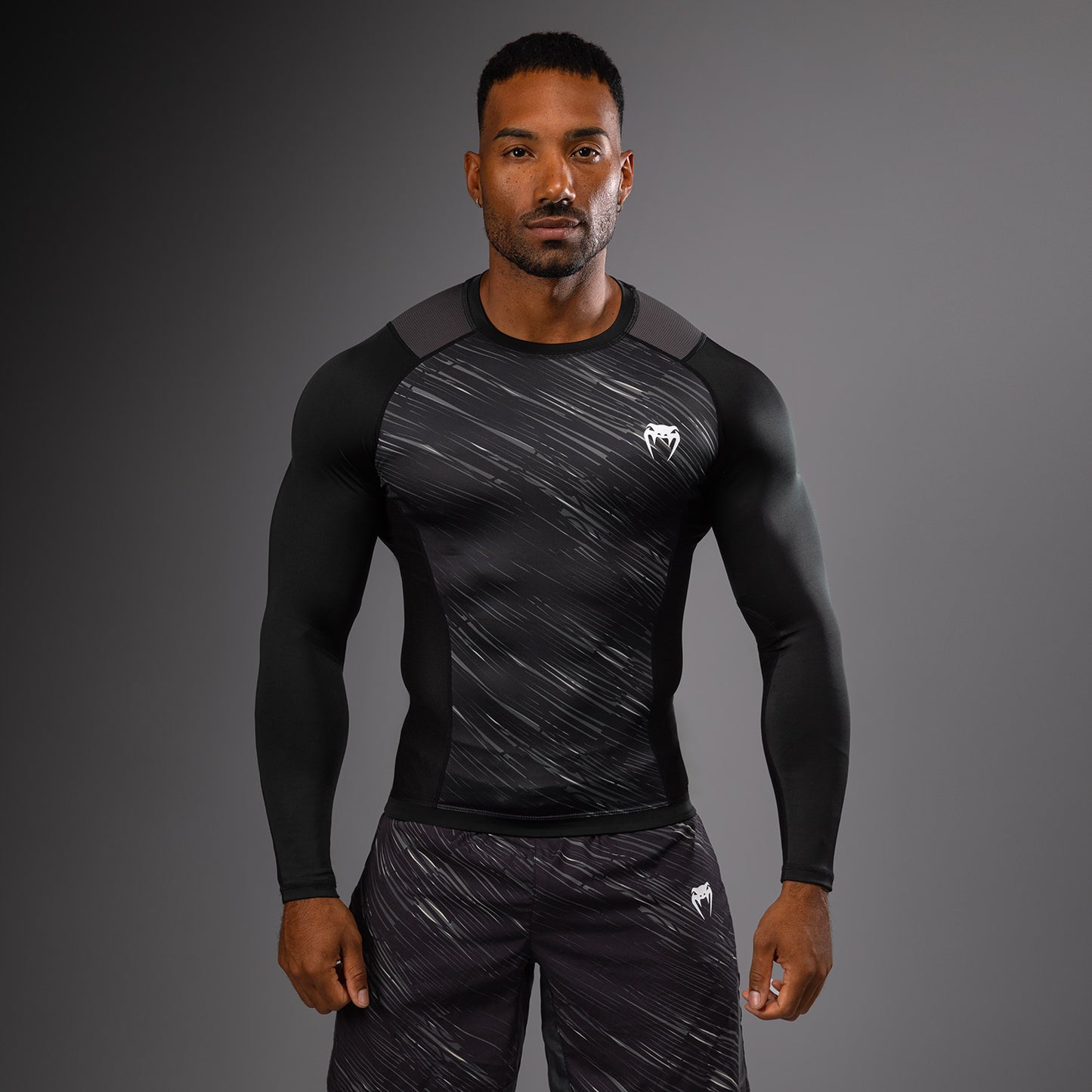 Venum Rapid Rashguard a Maniche Lunghe - Nero/Grigio Tempesta