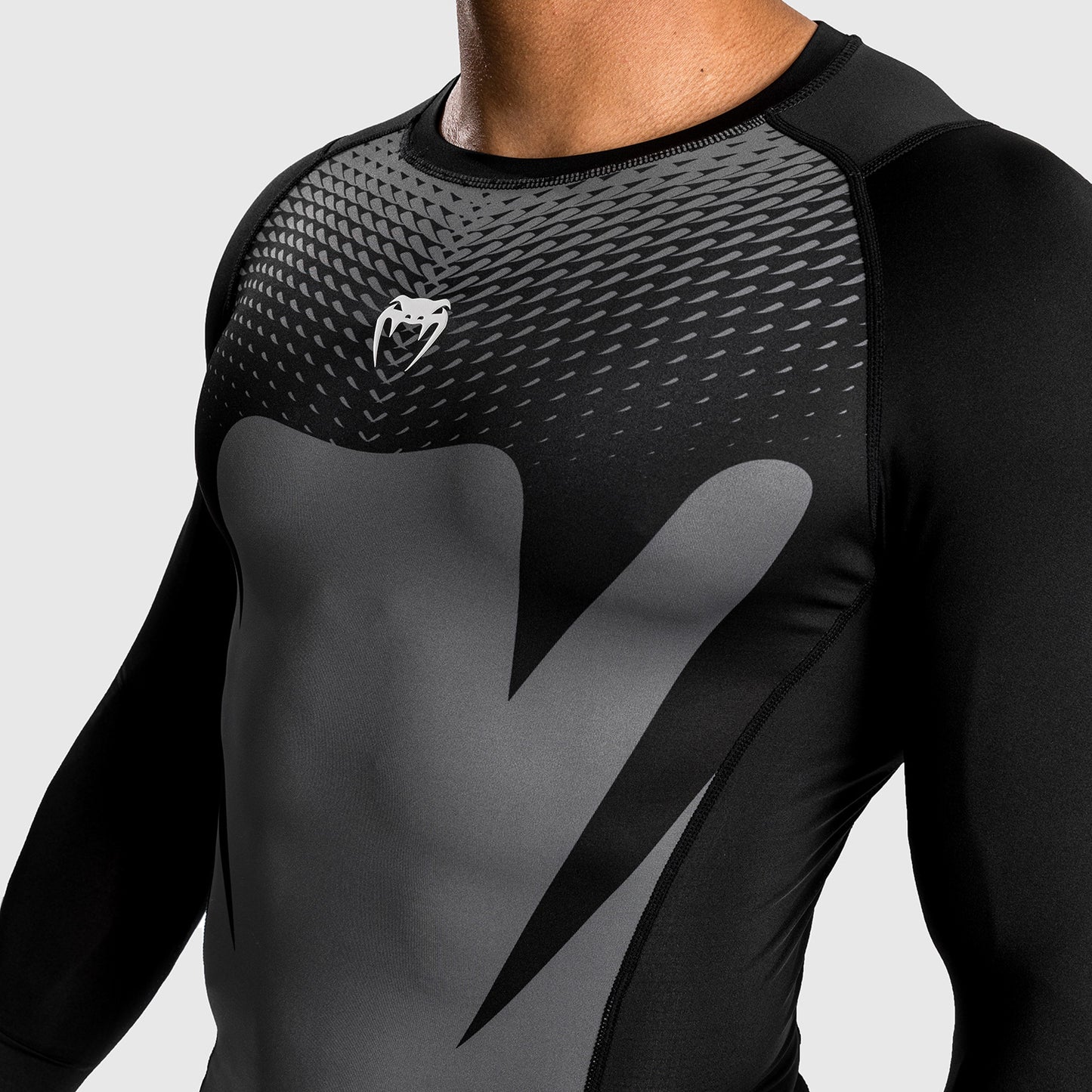 Venum Attack Rashguard a maniche lunghe - Nero/Grigio