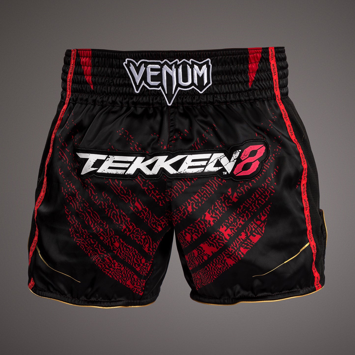 Venum x TEKKEN 8 Marshall Law Pantaloncini da Muay Thai - Nero/Rosso/Oro