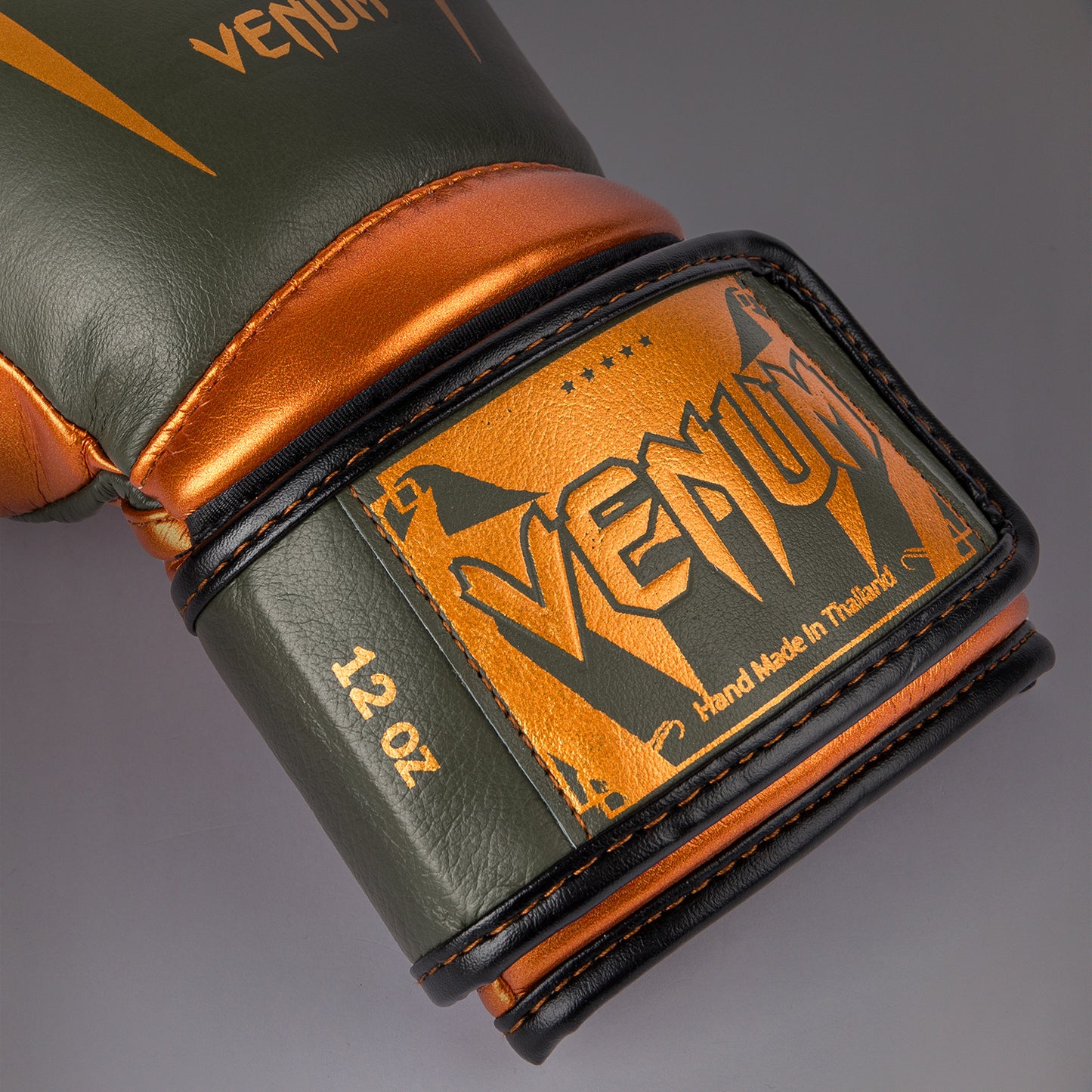 Venum Giant 3.0 Guanti da boxe - Khaki/Bronzo - Edizione speciale