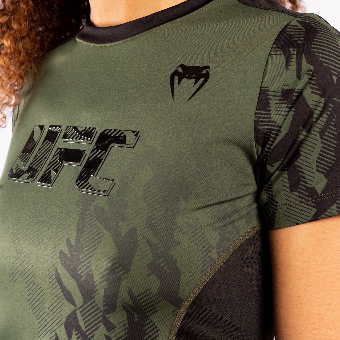 Venum UFC Authentic Fight Week T-shirt Performance a Maniche Corte da Donna – Kaki