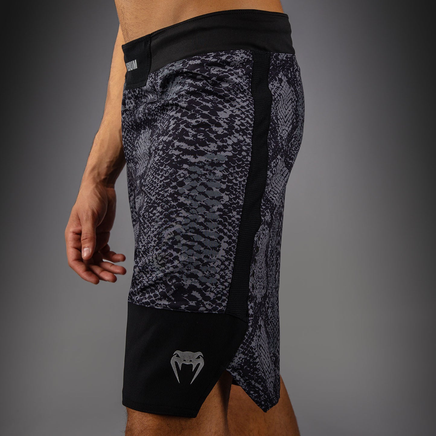 Venum G-Fit Scales Pantaloncini da Combattimento – Nero/Grigio Carbone