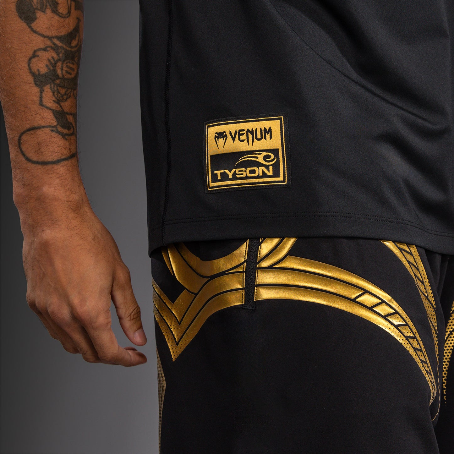 Venum x Mike Tyson Tiger Maglietta Dry Tech - Nero/Oro
