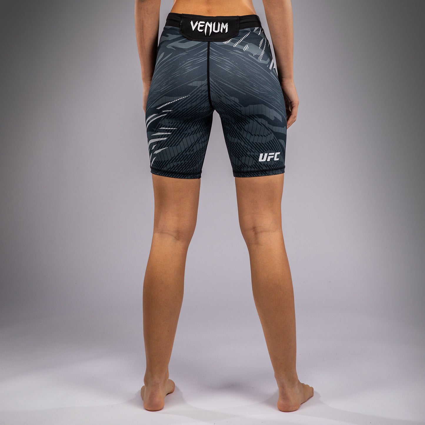 UFC Fusion by Venum Authentic Fight Night Vale Tudo Shorts per Donna - Fit Largo - Nero