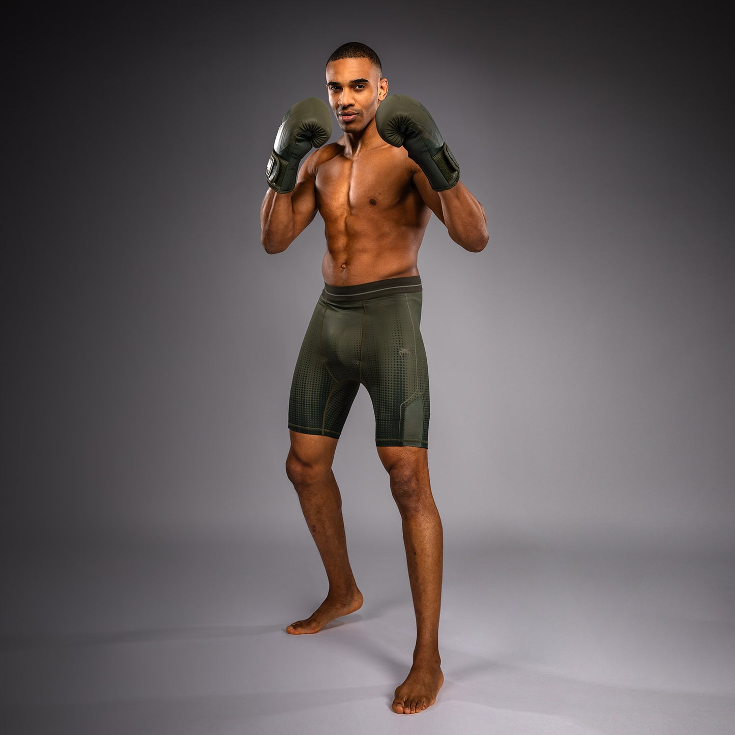 Venum Stealth Pantaloncini a Compressione – Kaki/Verde Scuro