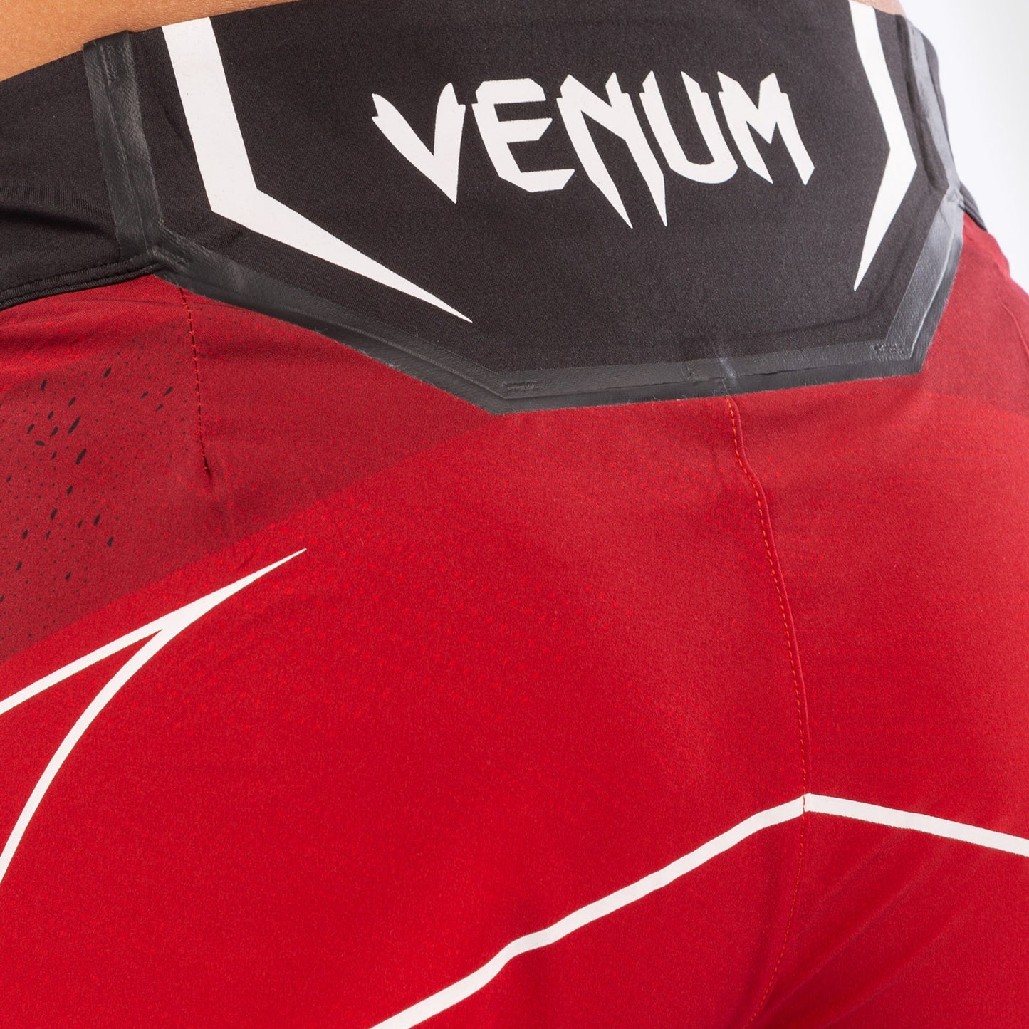 Fightshorts Donna UFC Venum Authentic Fight Night - Vestibilità Corta - Rosso