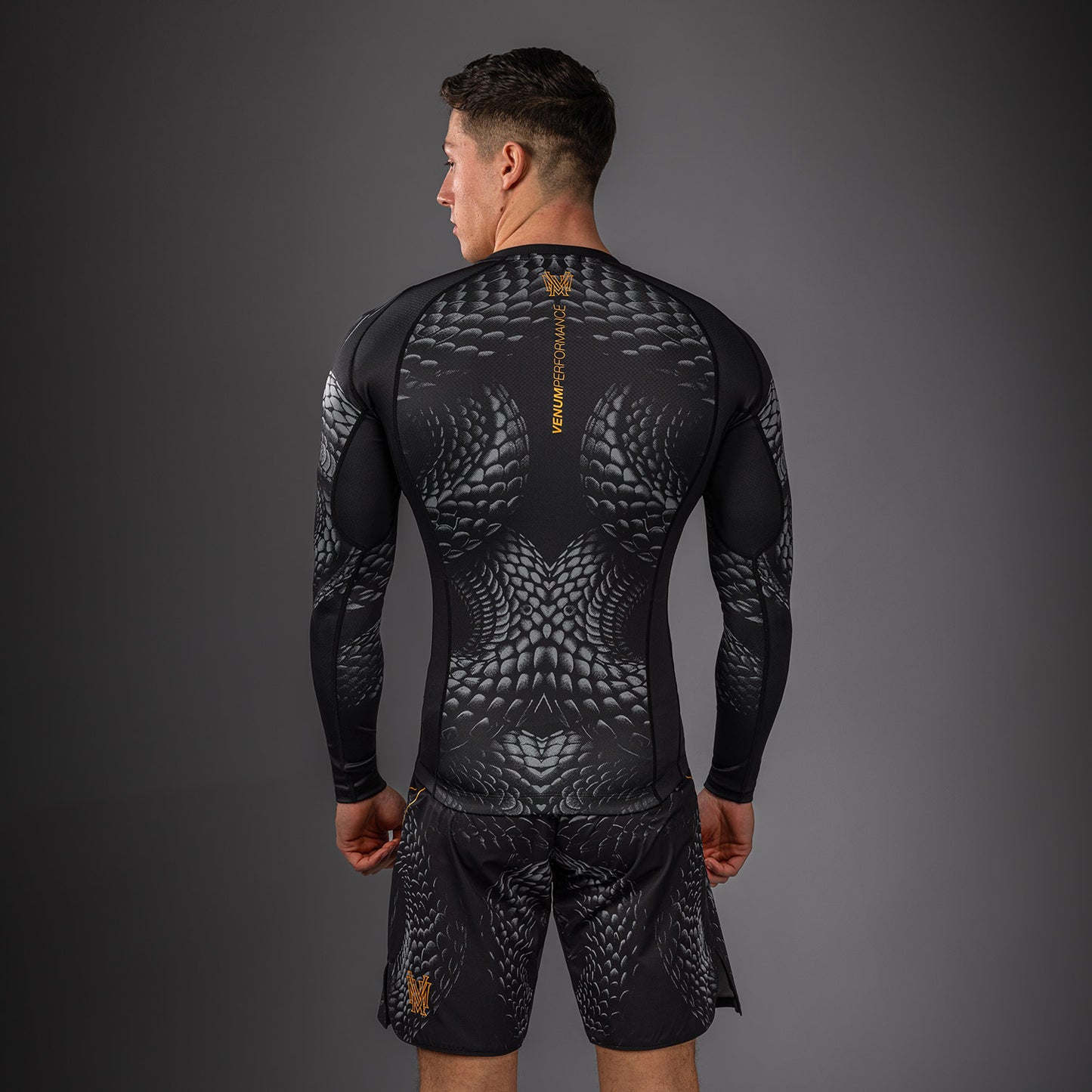 Venum Matupa Rashguard a Maniche Lunghe - Nero/Grigio/Oro