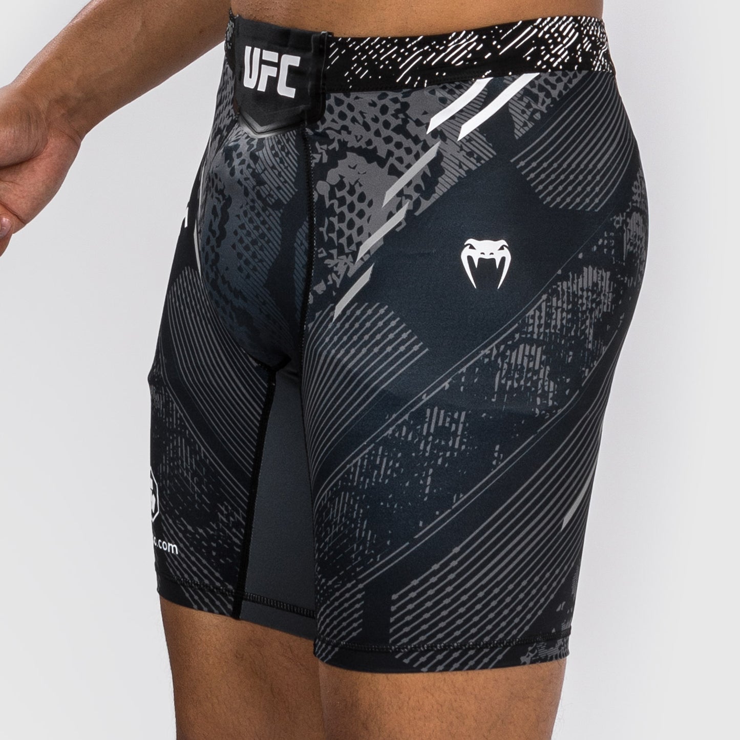 UFC Adrenaline by Venum Authentic Fight Night Pantaloncino Vale Tudo da Uomo - Nero