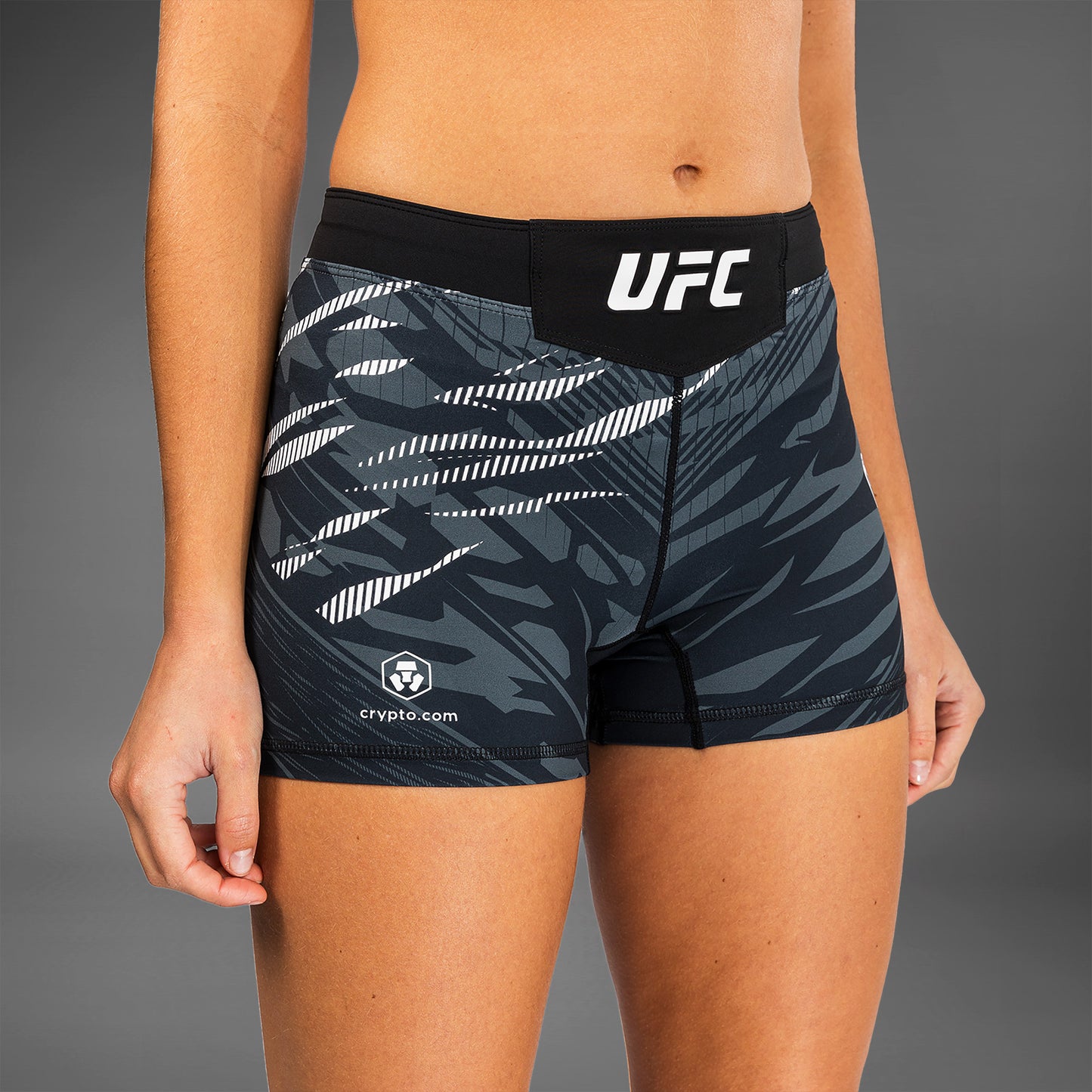 UFC Fusion by Venum Authentic Fight Night Vale Tudo Shorts per Donna - Fit Corto - Nero