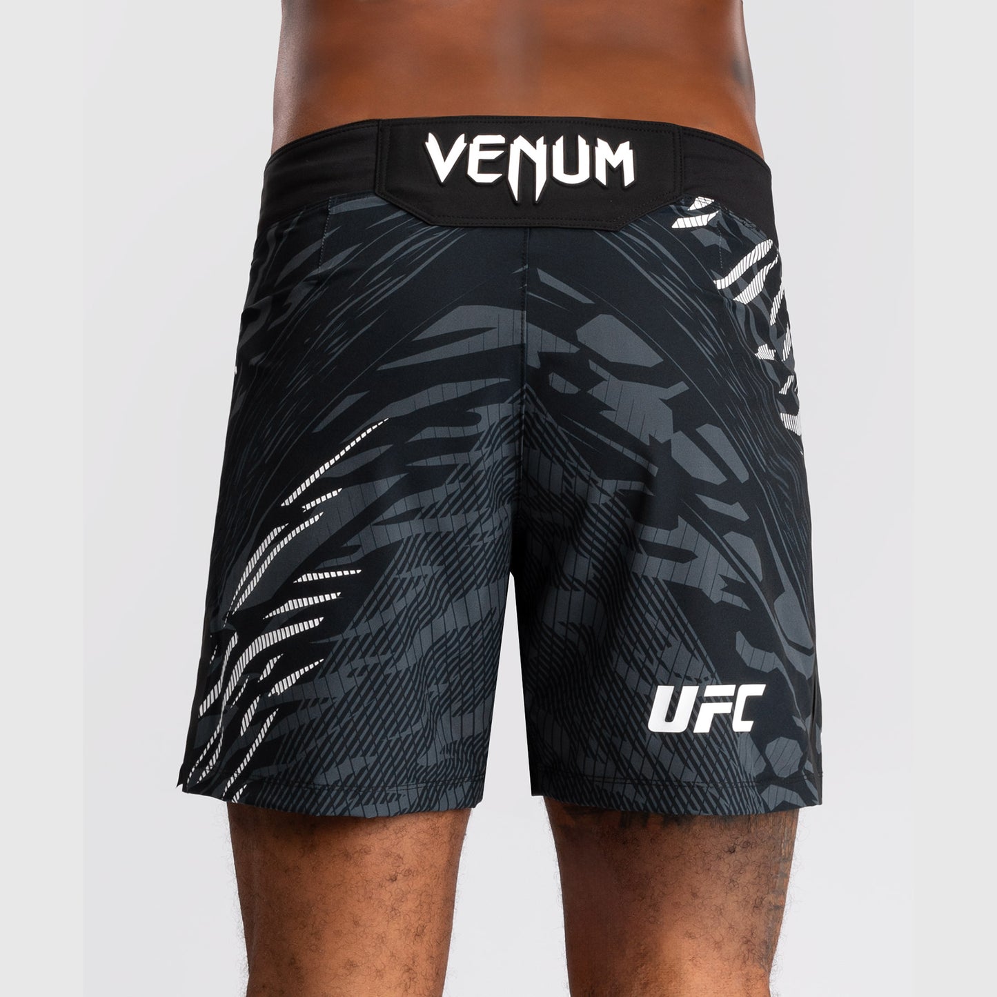 UFC Fusion by Venum Personalizzati Authentic Fight Night Shorts da Lotta per Uomo - Fit Corto - Nero