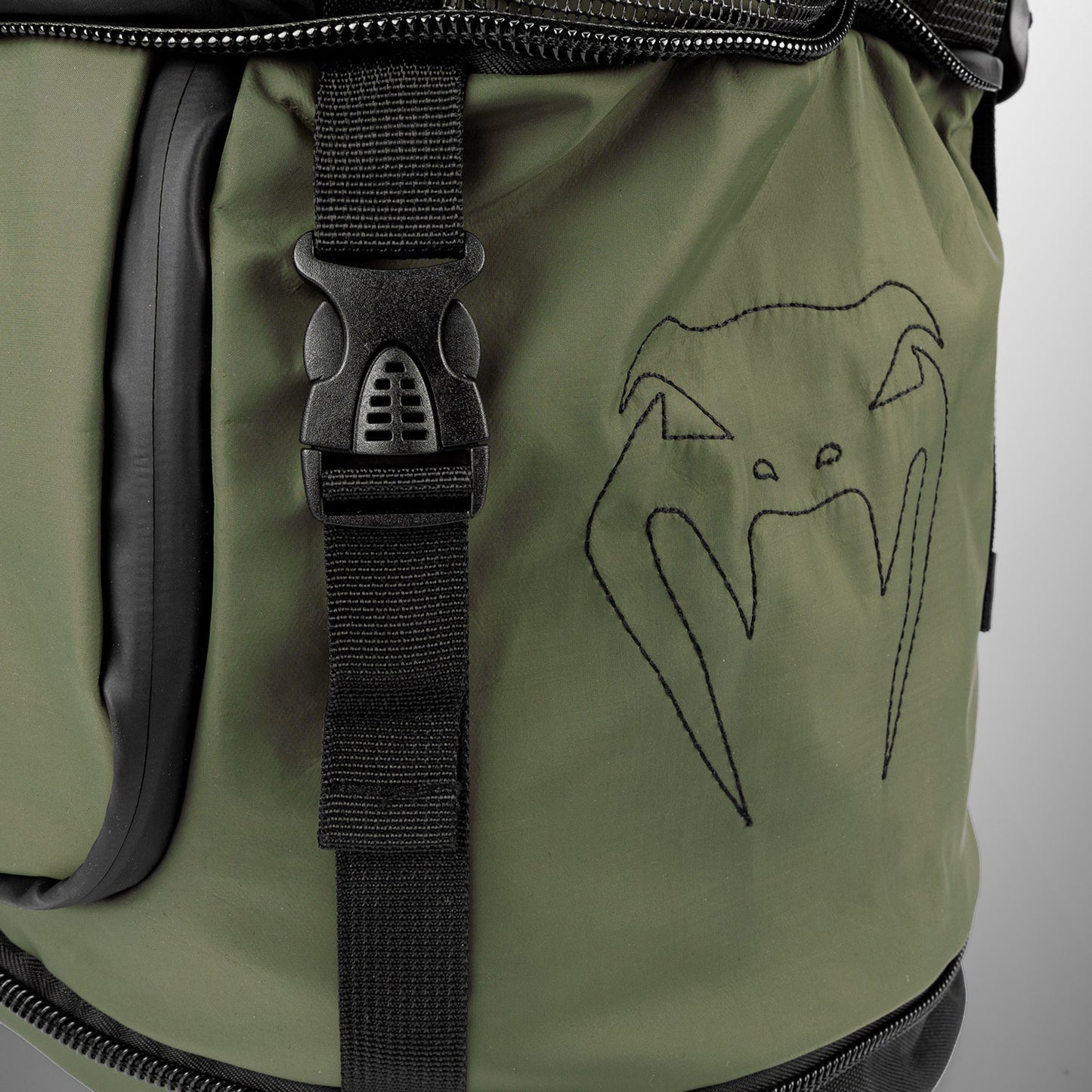 Venum Challenger Xtrem Evo Zaino (50-63L) – Kaki/Nero