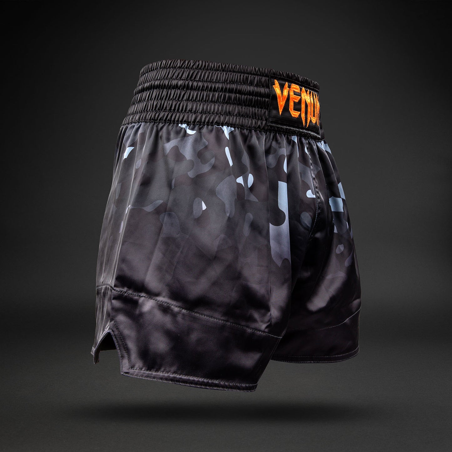 Venum Classic Pantaloncini Muay Thai - Camo Nero/Arancione