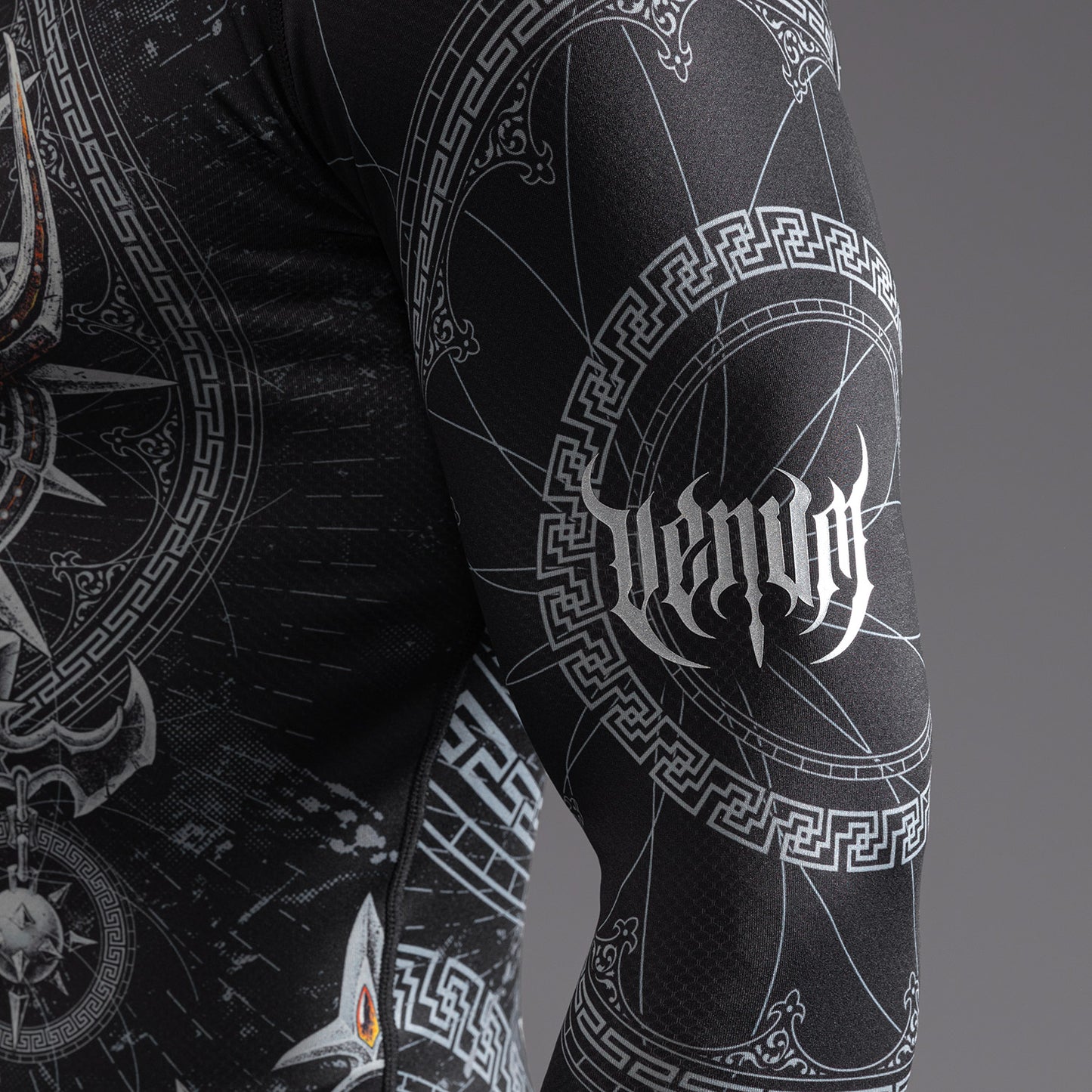 Venum Gladiator 5.0 Rashguard A Maniche Lunghe - Nero/Argento
