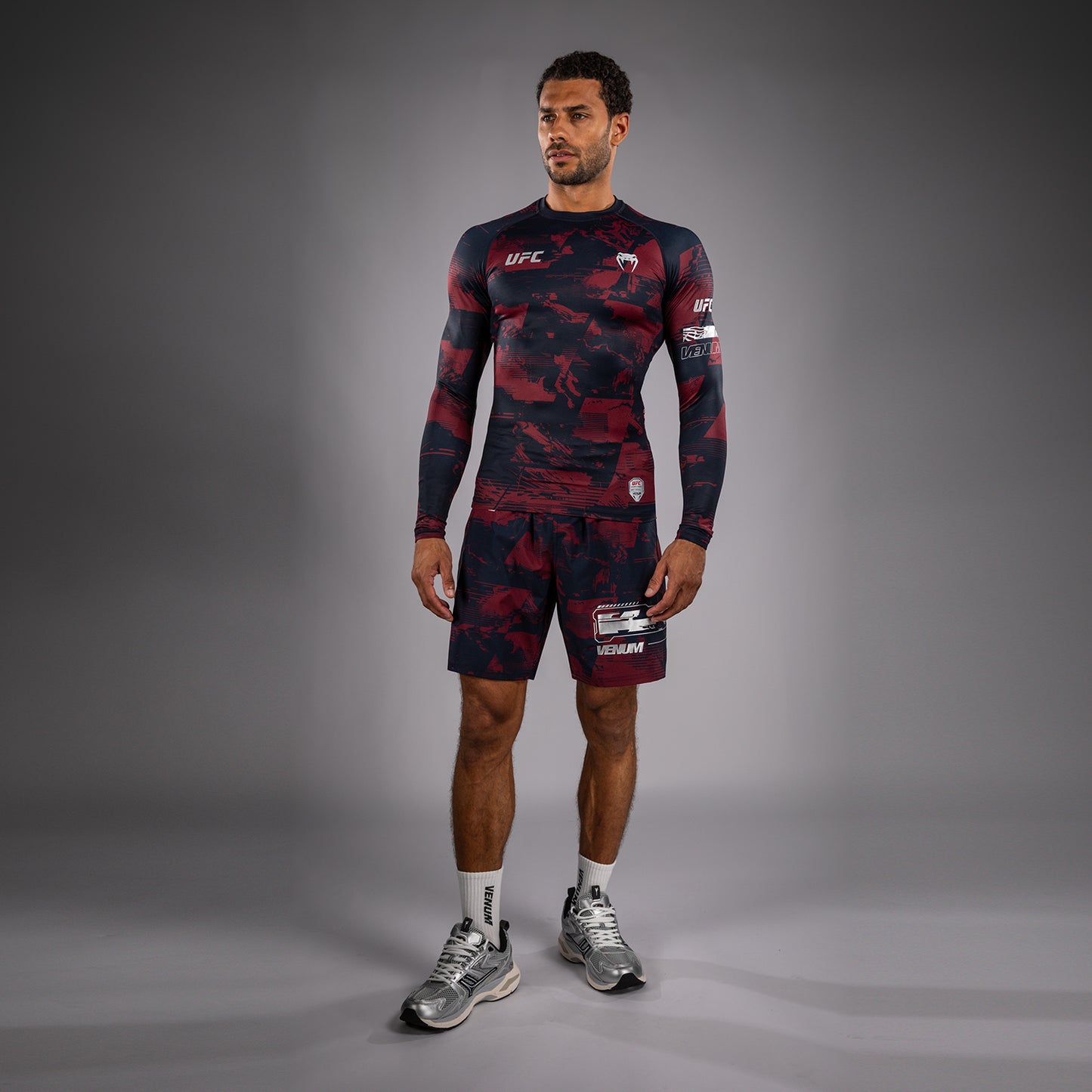 UFC Zenith by Venum Authentic Fight Week Rashguard maniche lunghe Performance Uomo - Blu navy/Bordeaux/Argento