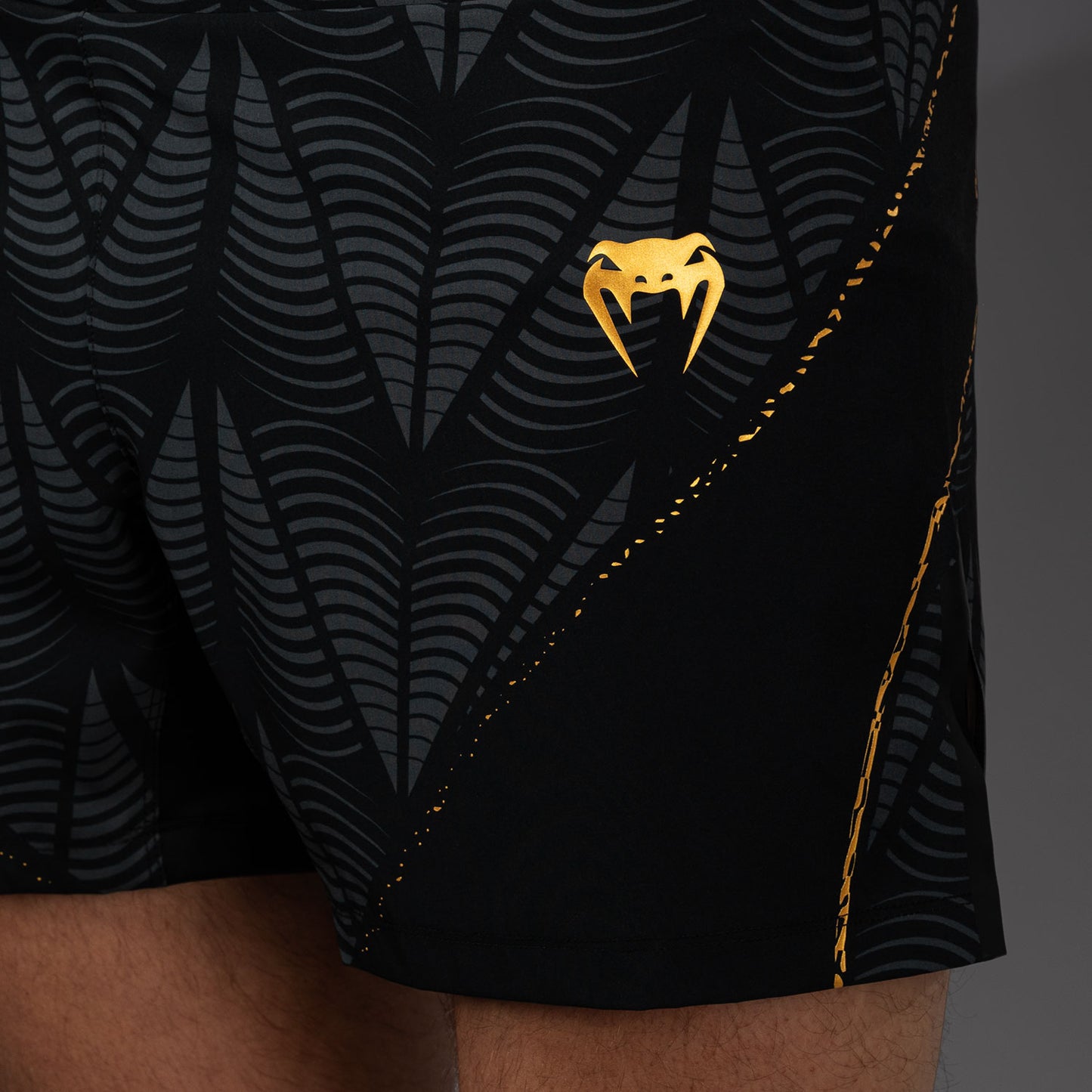 UFC Zenith by Venum Authentic Fight Night Pantaloncini da combattimento Fit corto Uomo - Champion