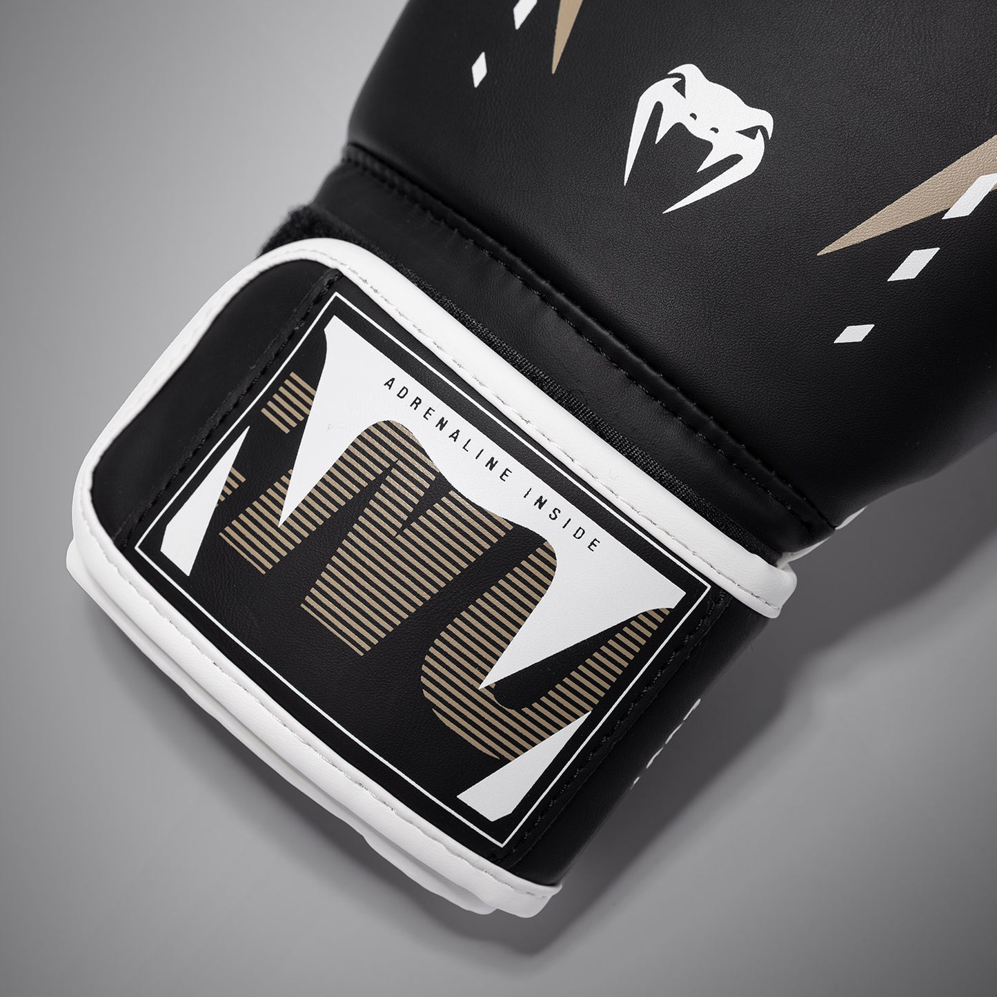 Venum Adrenaline Guantoni da Boxe – Nero/Sabbia