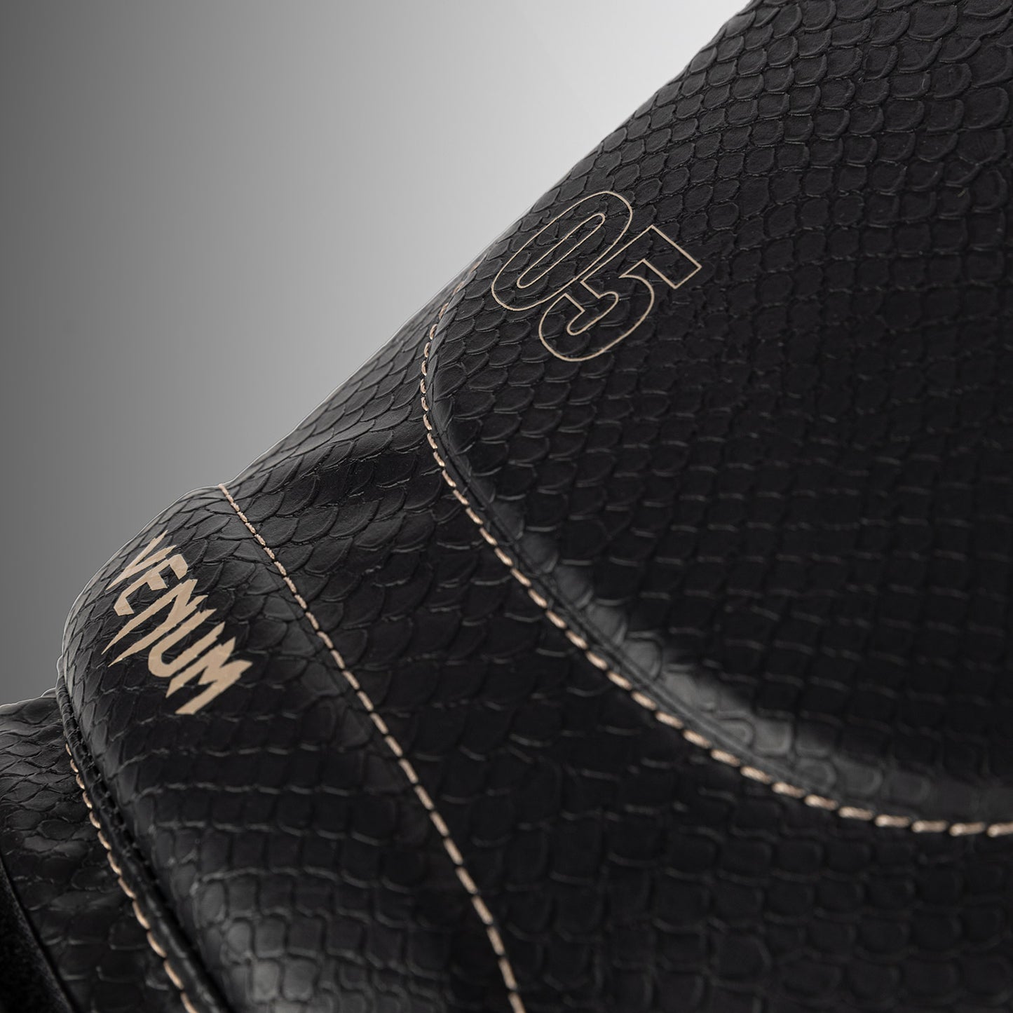 Venum Impact Evo Scales Guanti da boxe – Nero