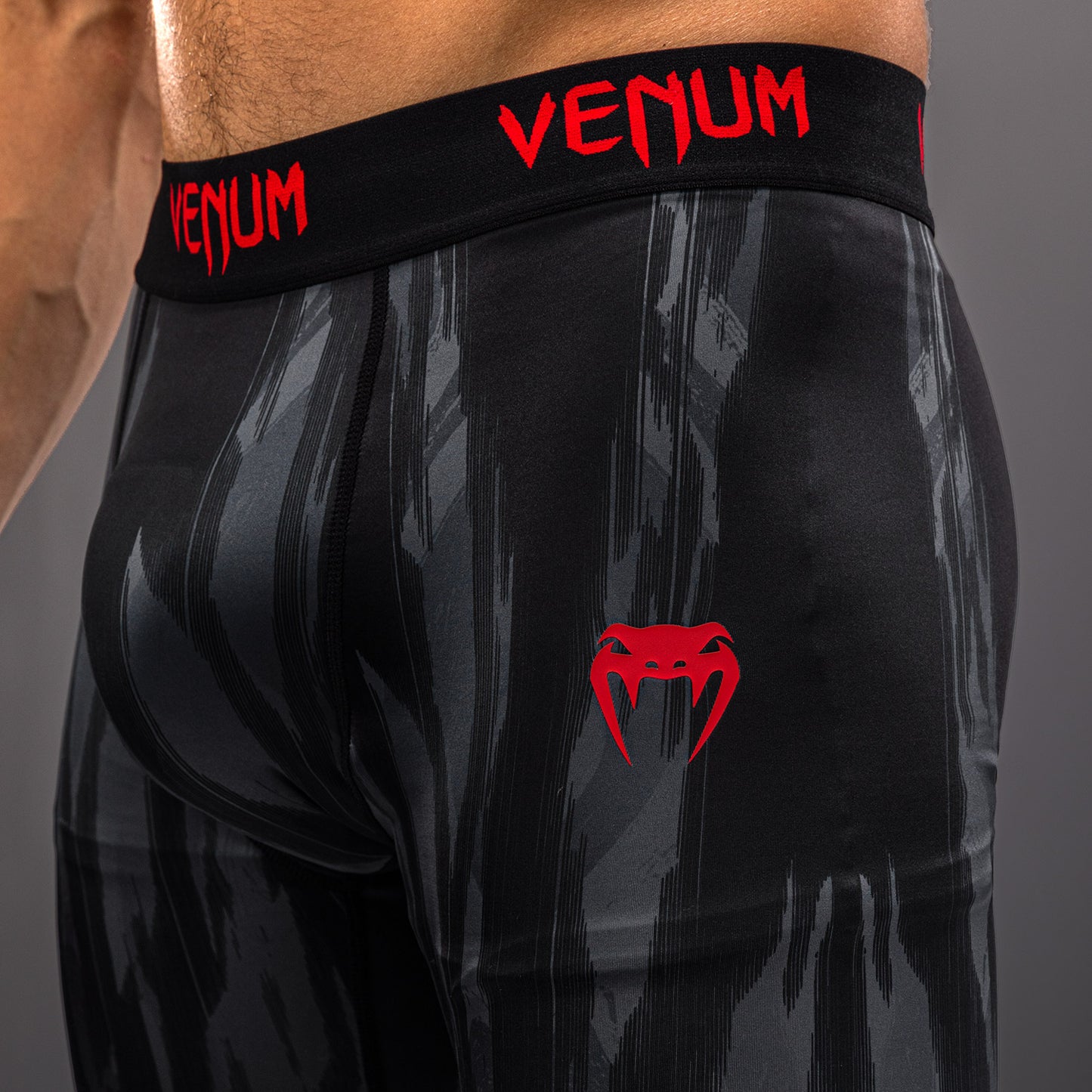 Venum Demon Pantaloncini a Compressione - Nero/Grigio