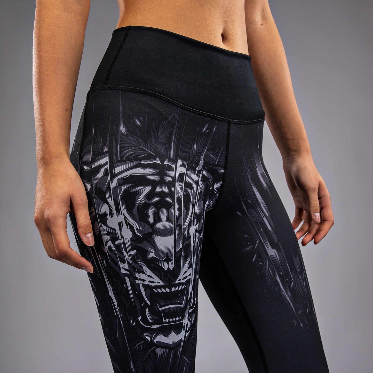 Venum Tiger Leggings Donna - Nero/Argento